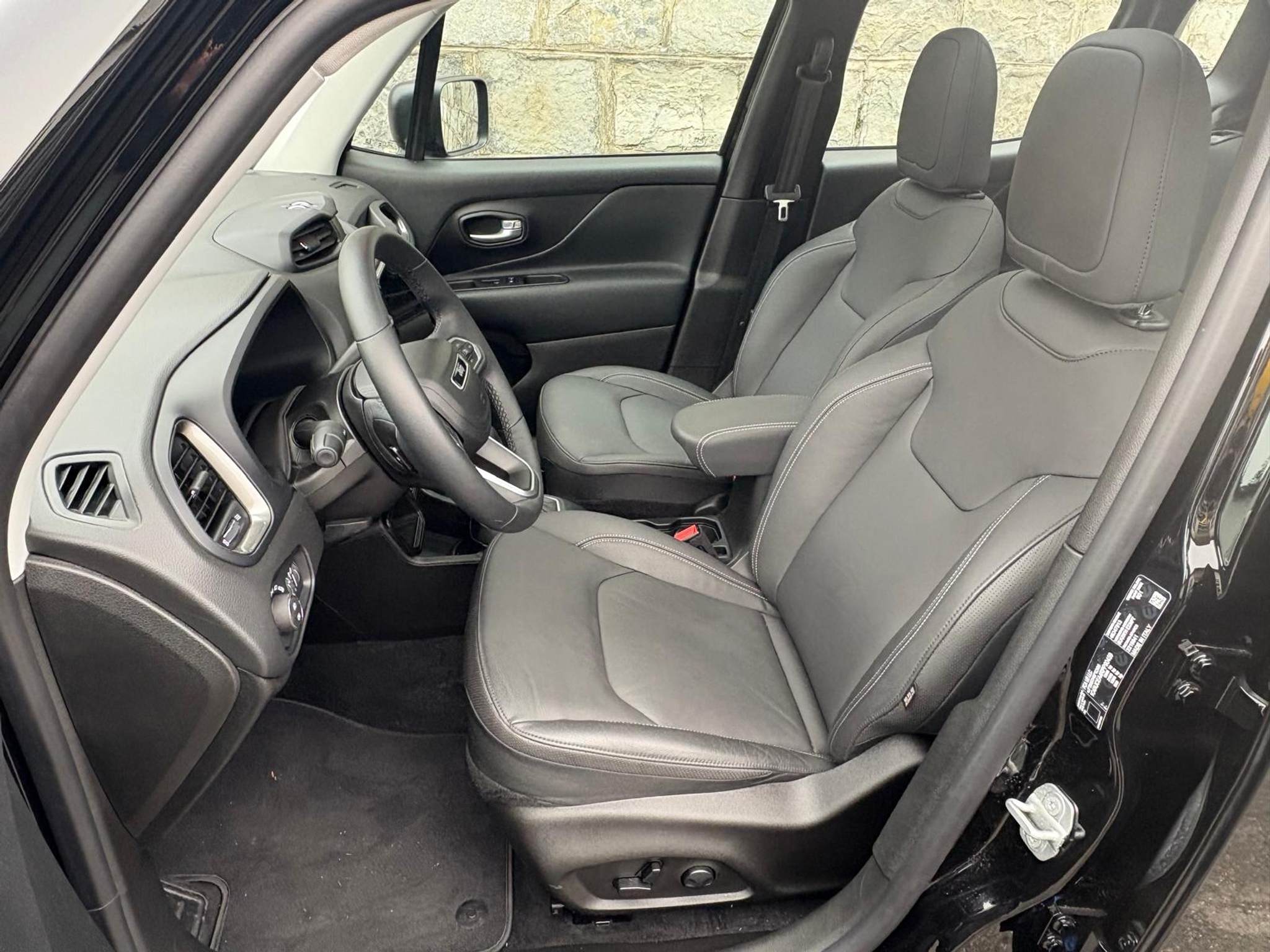 listing desktop thumbnail image 5