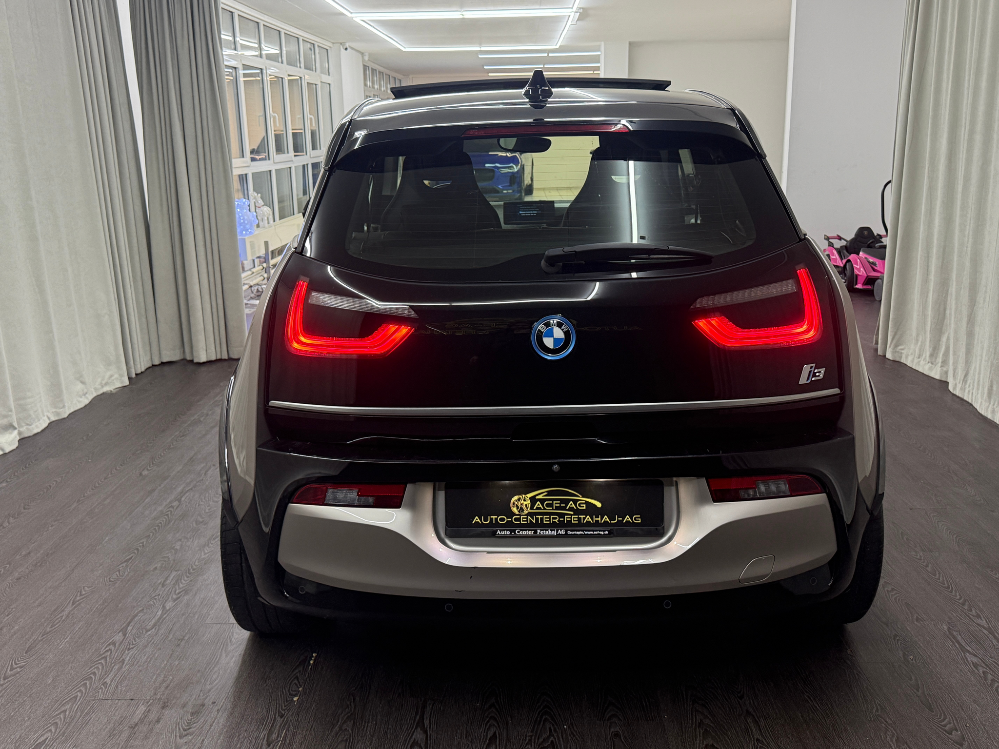 listing desktop thumbnail image 4