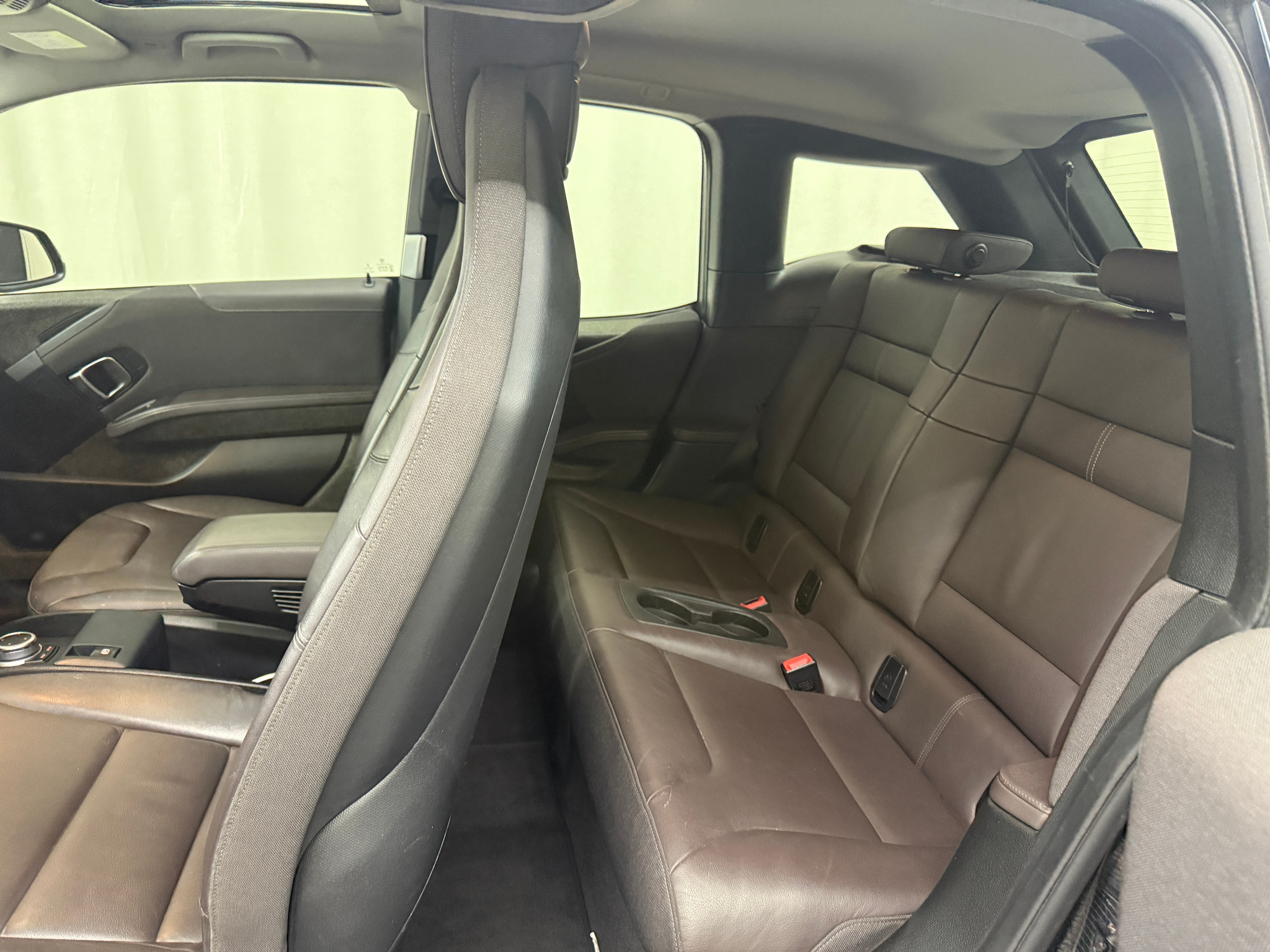 listing desktop thumbnail image 7