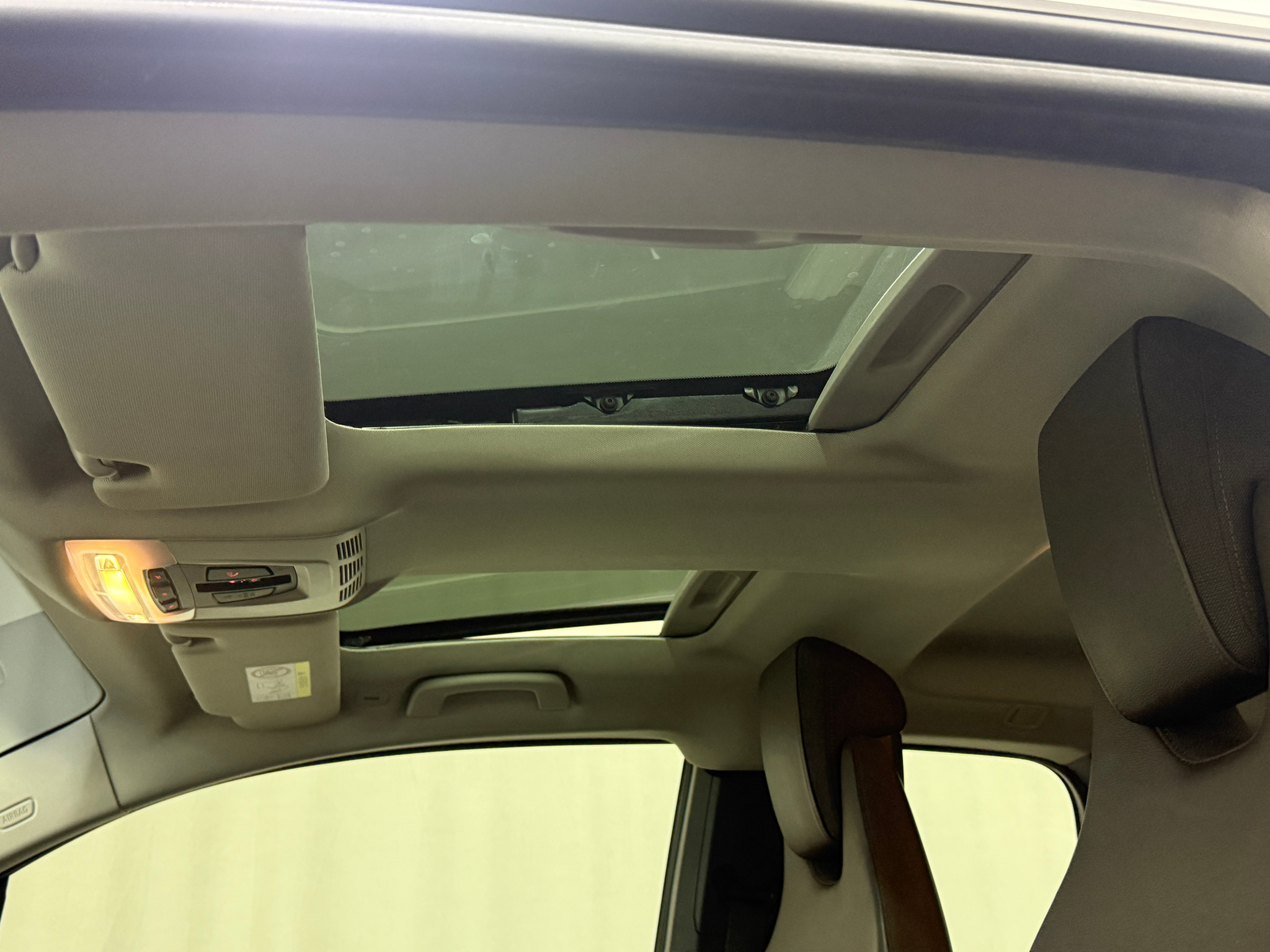 listing desktop thumbnail image 14