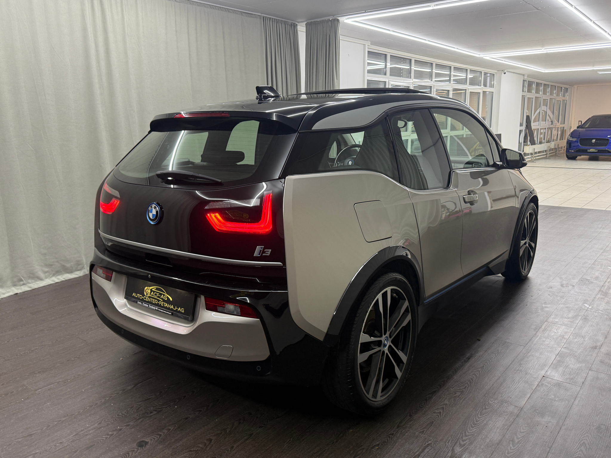 listing desktop thumbnail image 3