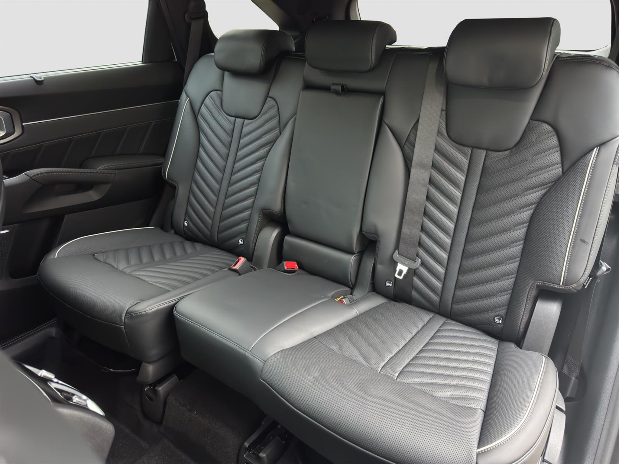 listing desktop thumbnail image 5