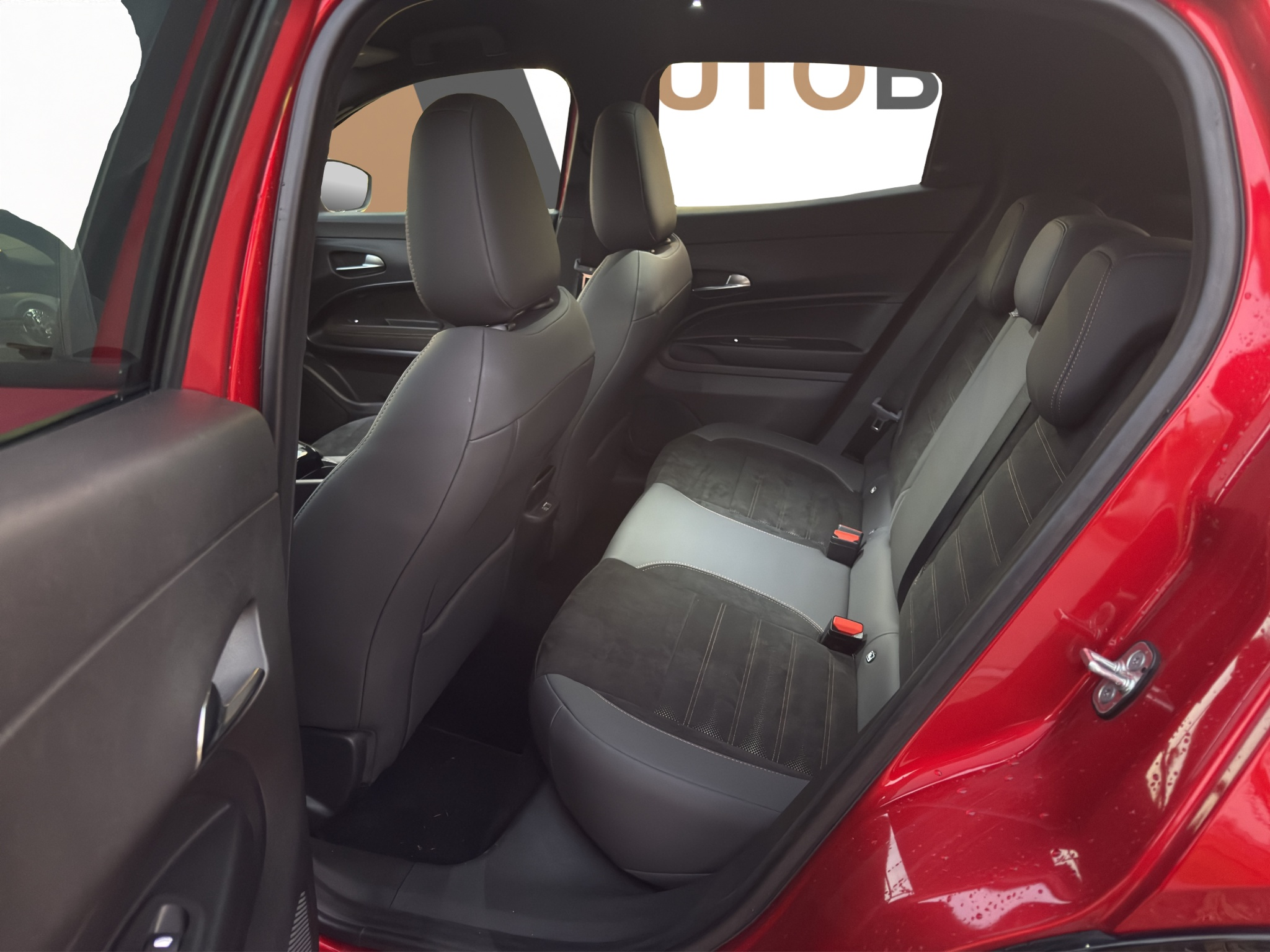 listing desktop thumbnail image 12