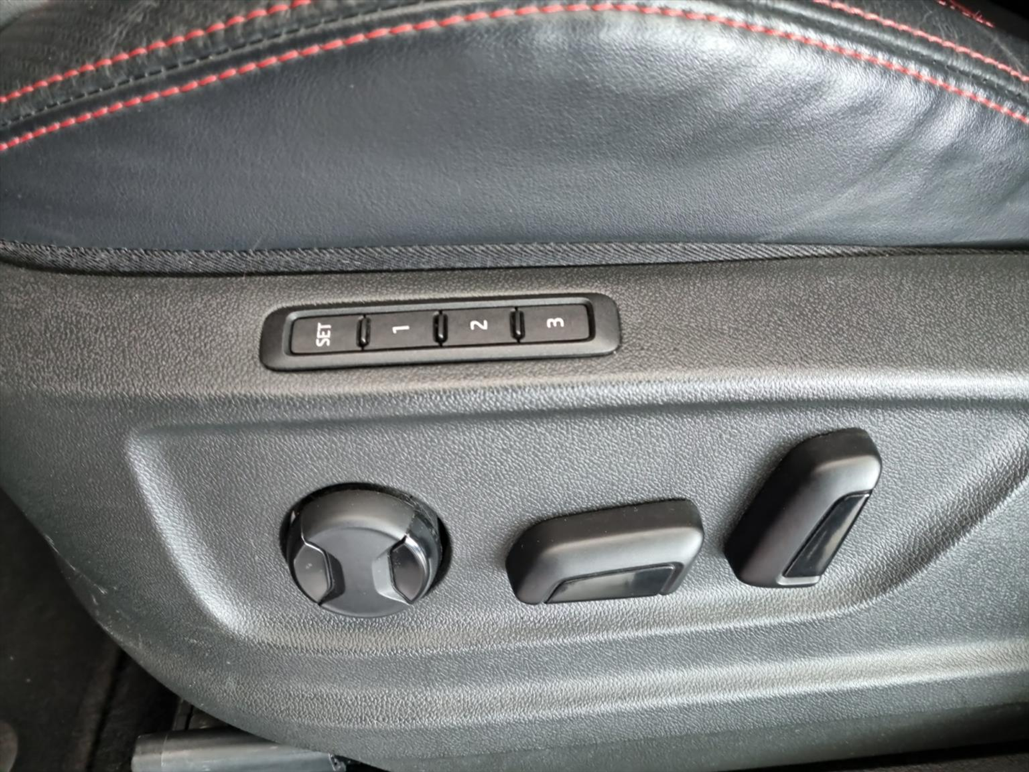 listing desktop thumbnail image 14