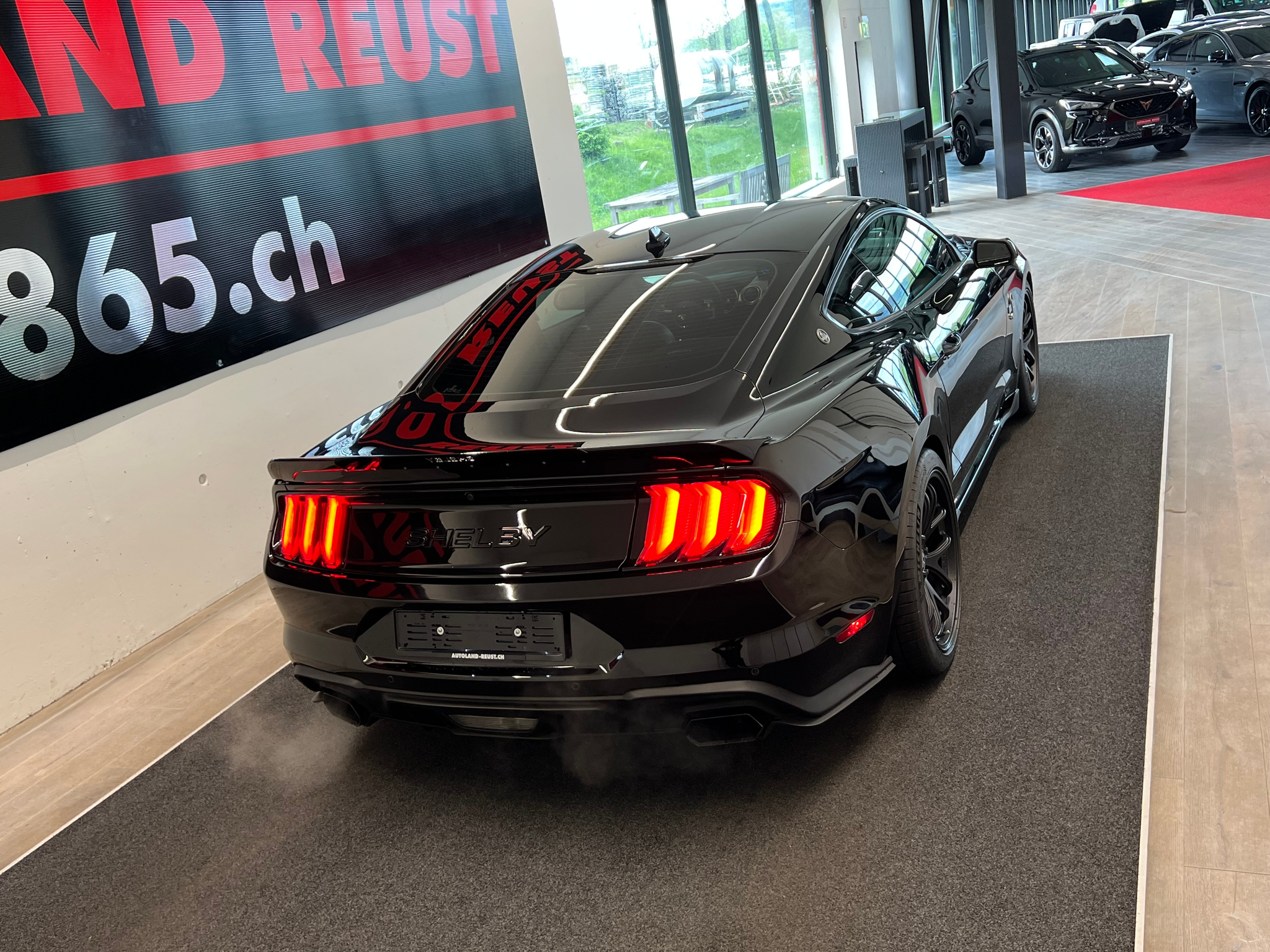 listing desktop thumbnail image 11