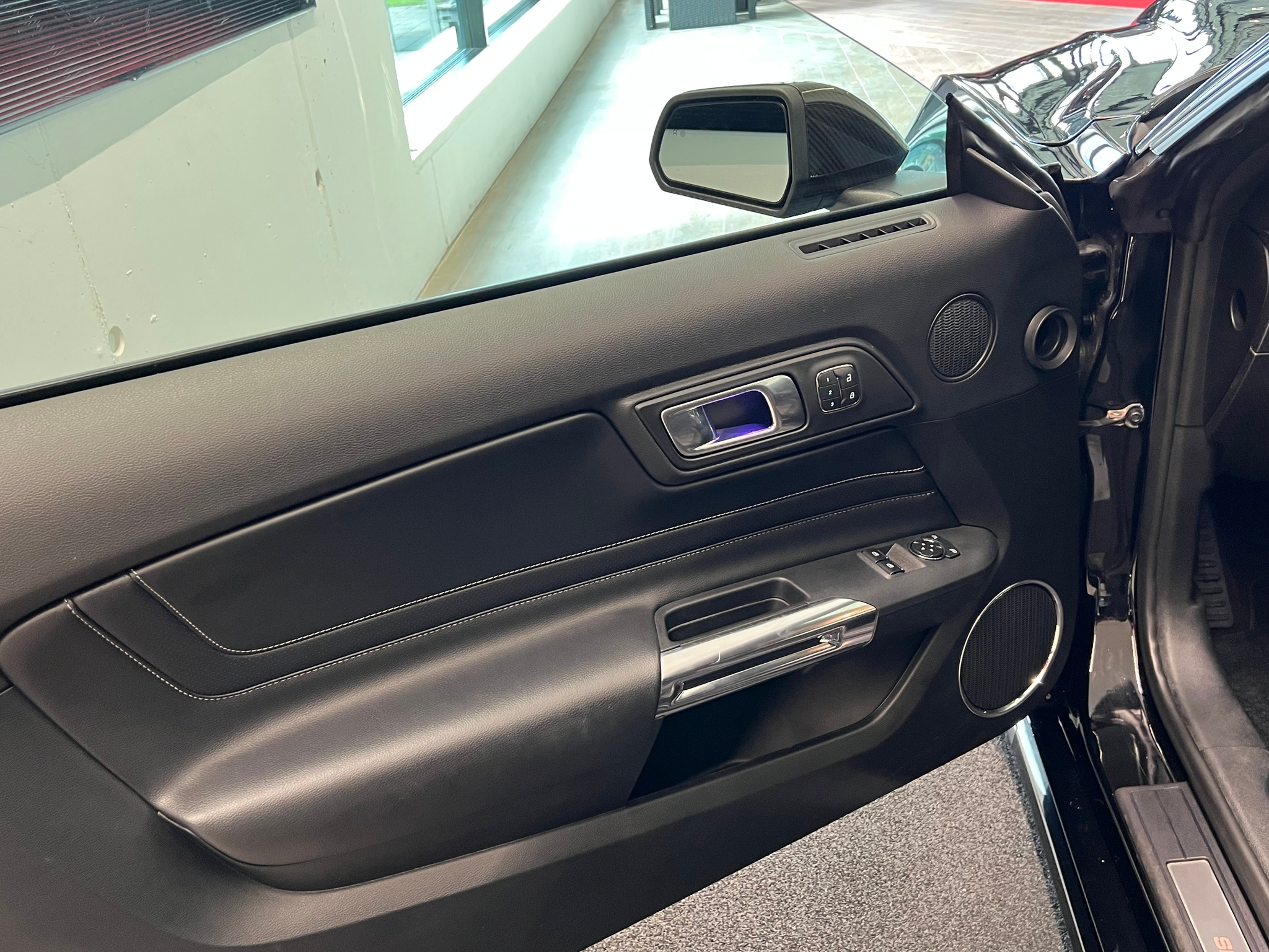 listing desktop thumbnail image 16