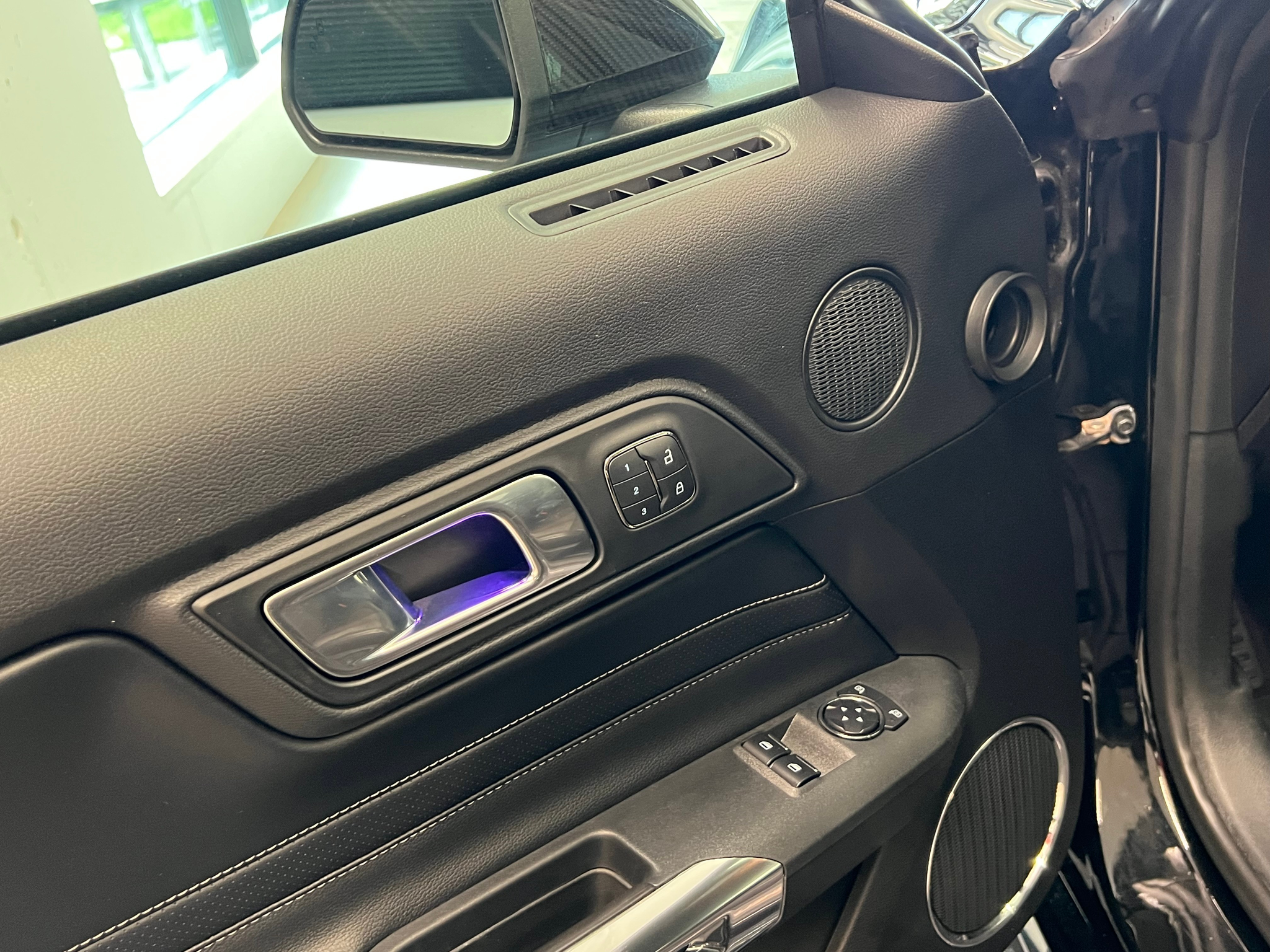 listing desktop thumbnail image 17