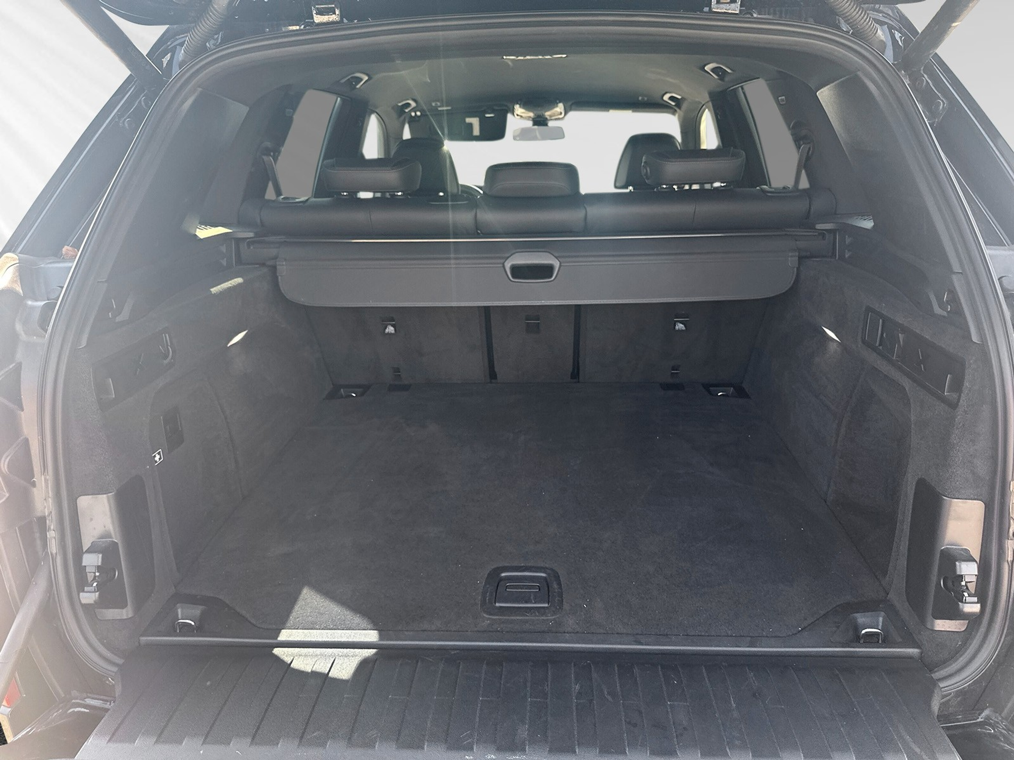 listing desktop thumbnail image 7