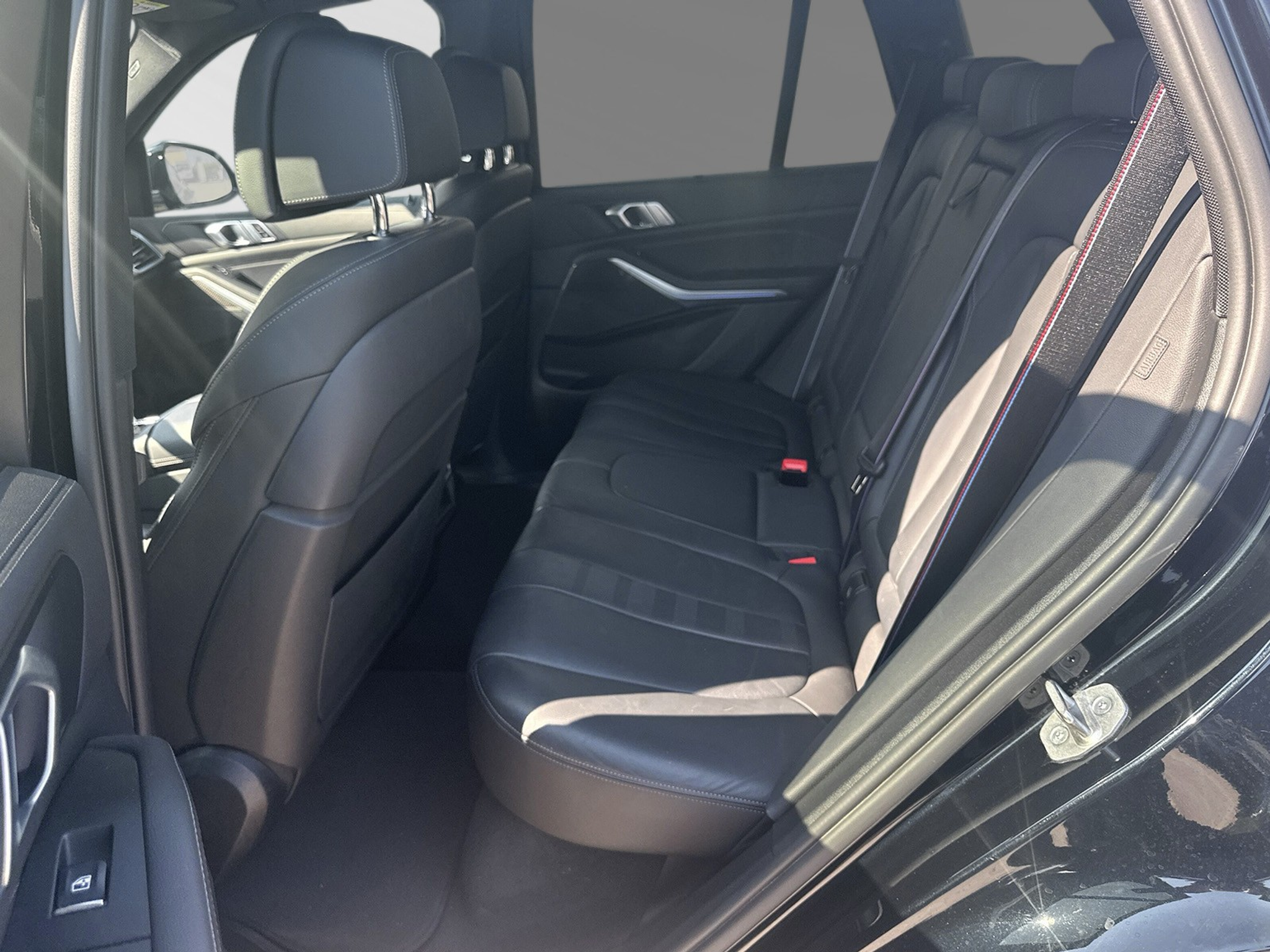 listing desktop thumbnail image 6