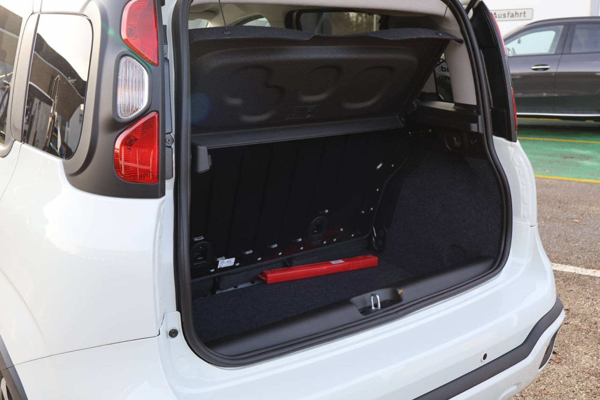 listing desktop thumbnail image 5