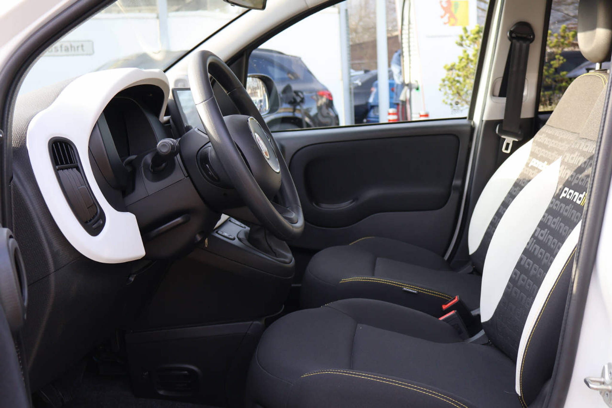 listing desktop thumbnail image 9