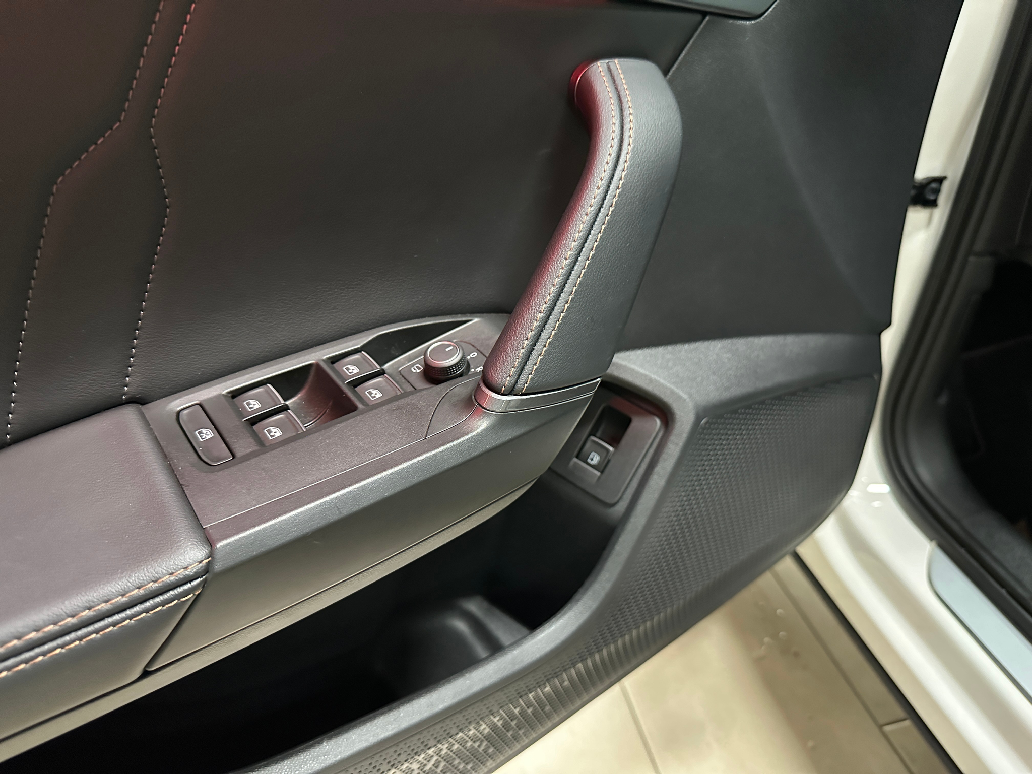 listing desktop thumbnail image 23