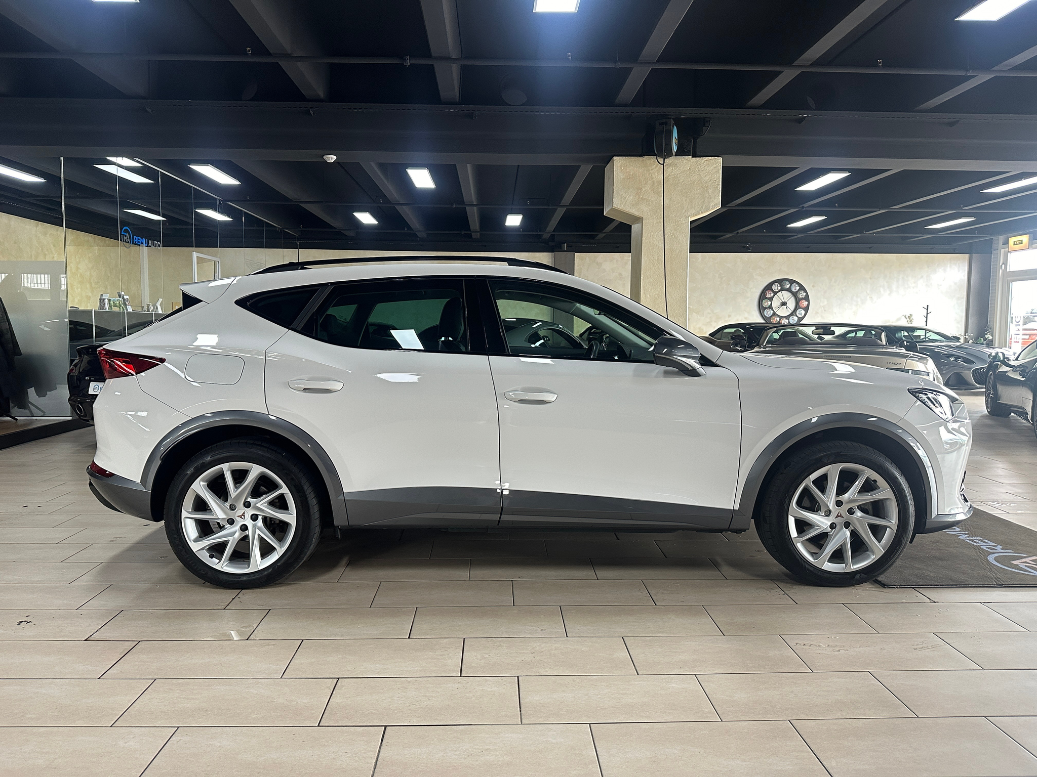 listing desktop thumbnail image 2