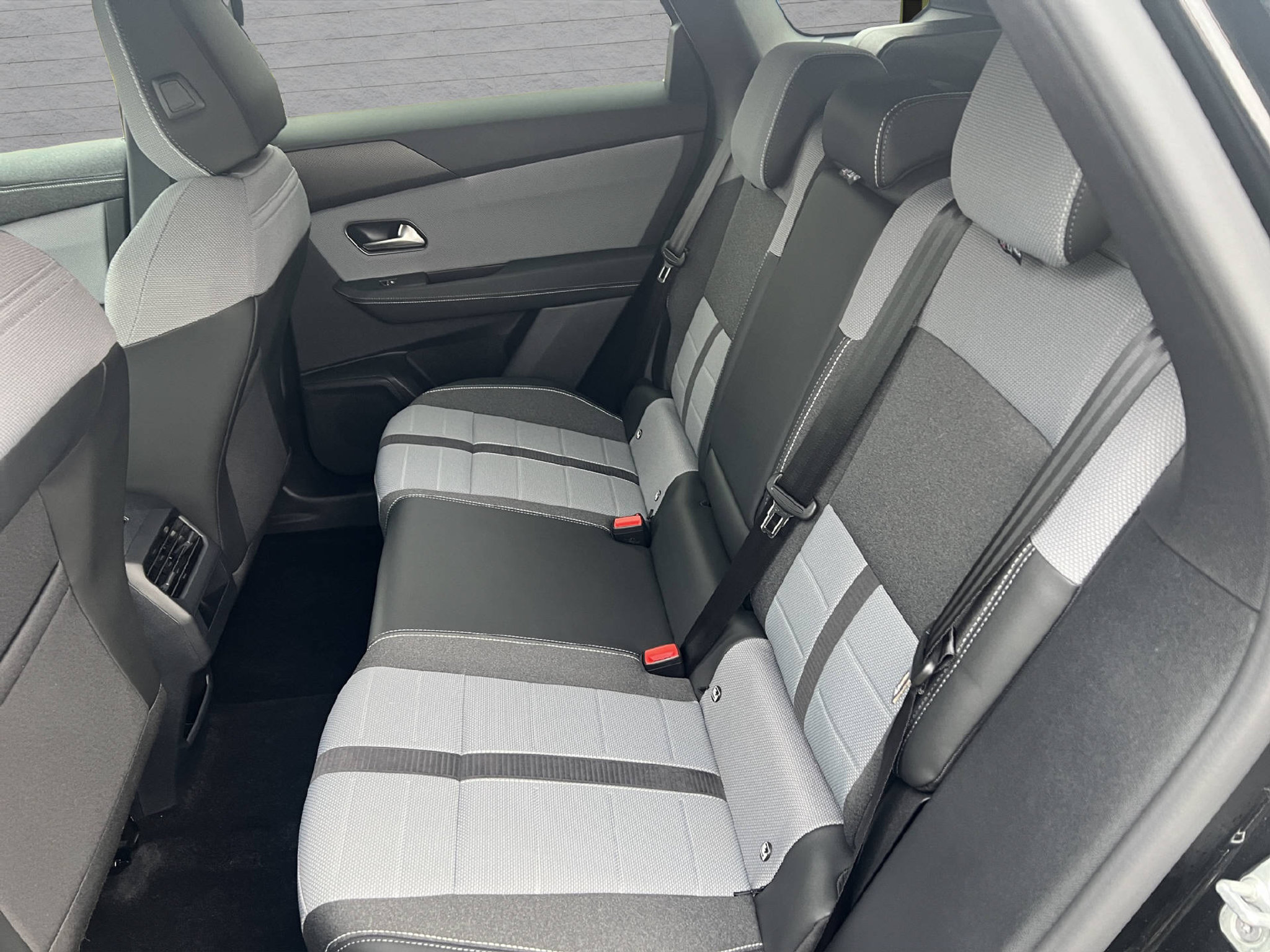 listing desktop thumbnail image 13