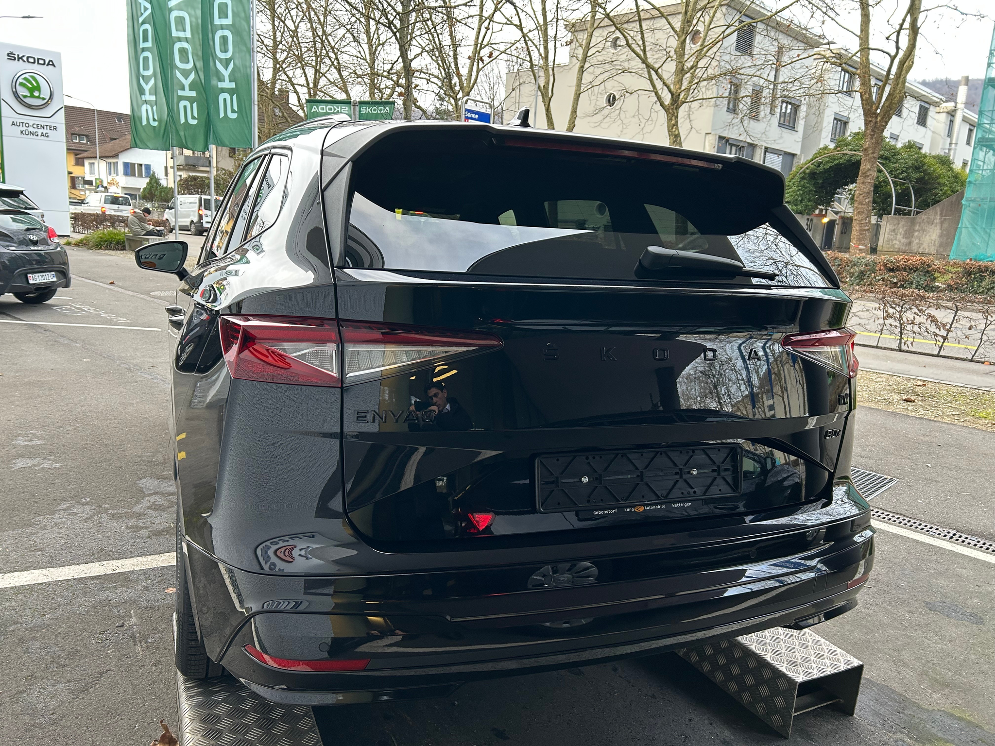 listing desktop thumbnail image 4