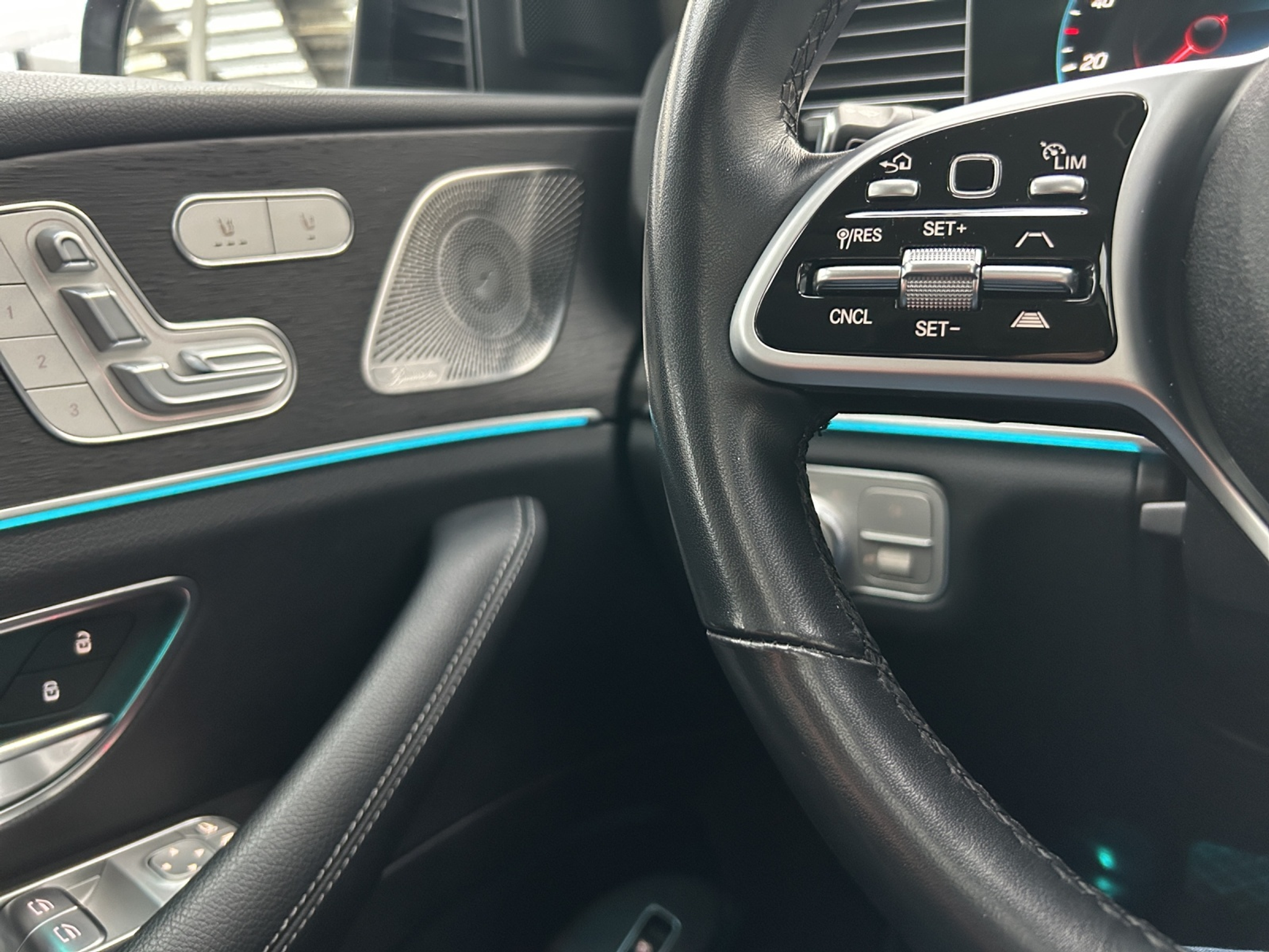 listing desktop thumbnail image 13