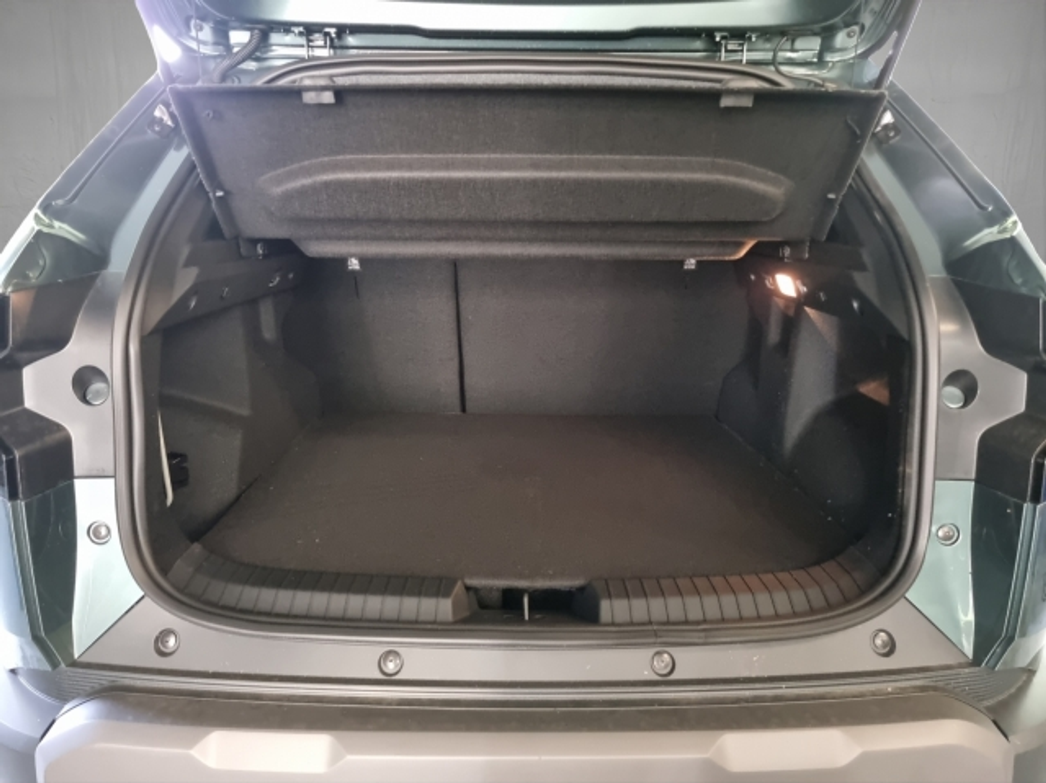 listing desktop thumbnail image 9