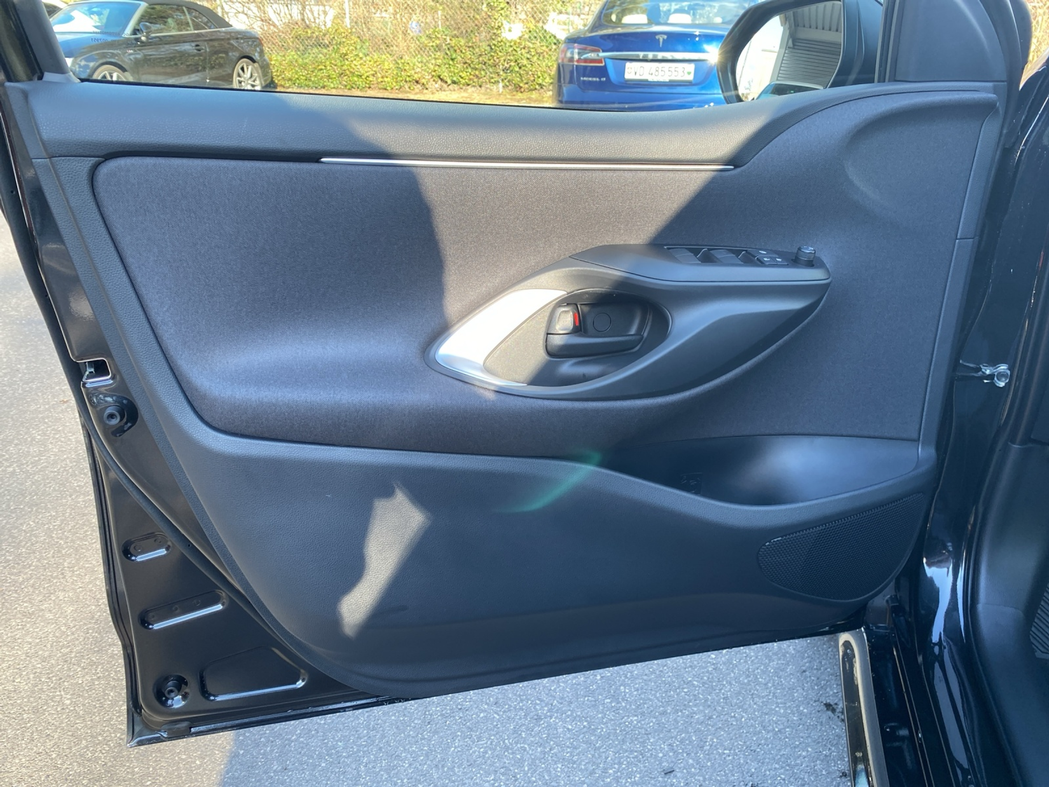 listing desktop thumbnail image 7