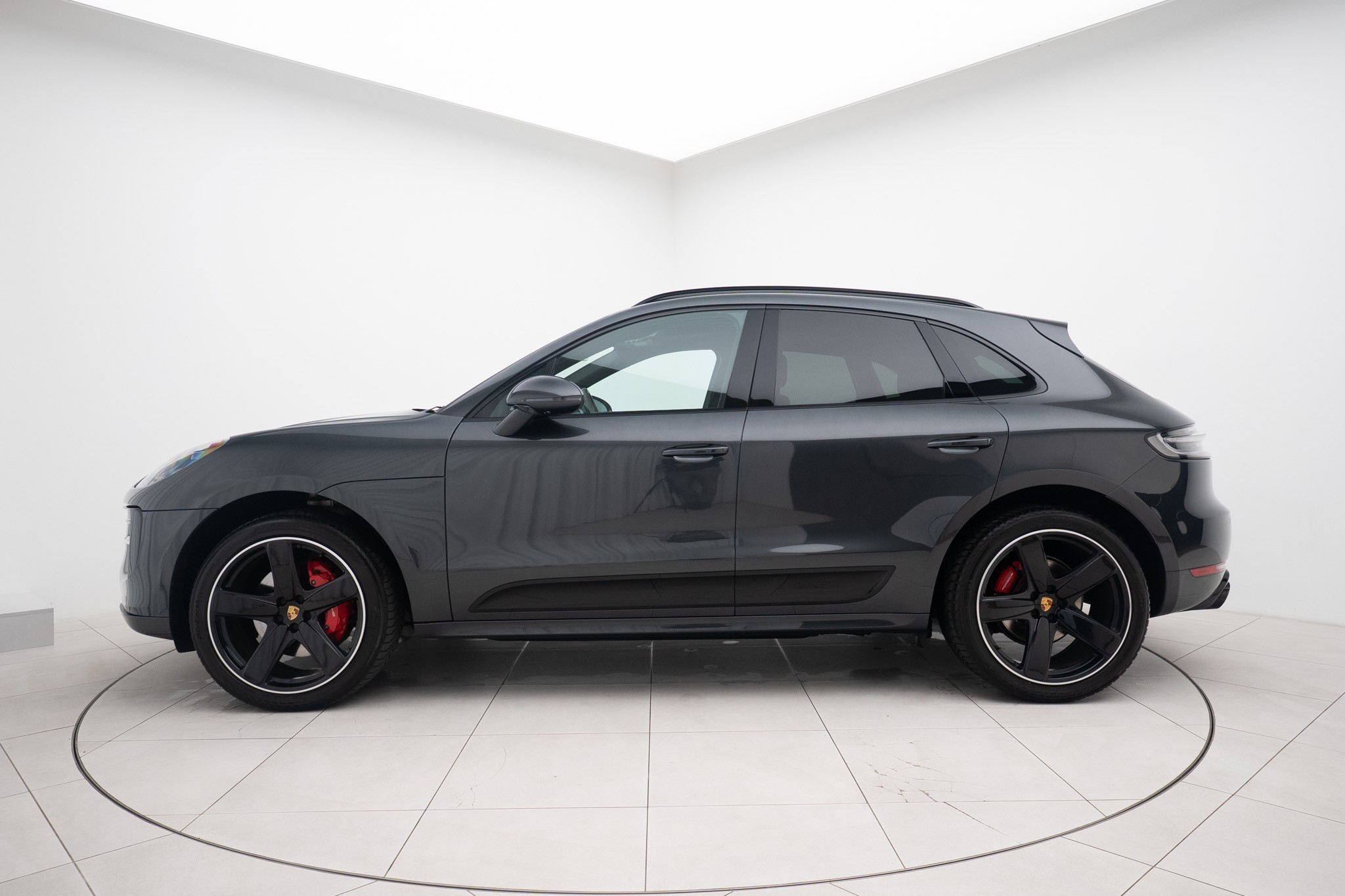 listing desktop thumbnail image 1