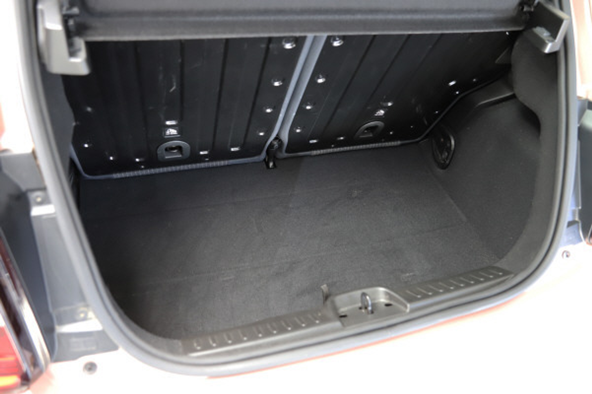 listing desktop thumbnail image 11