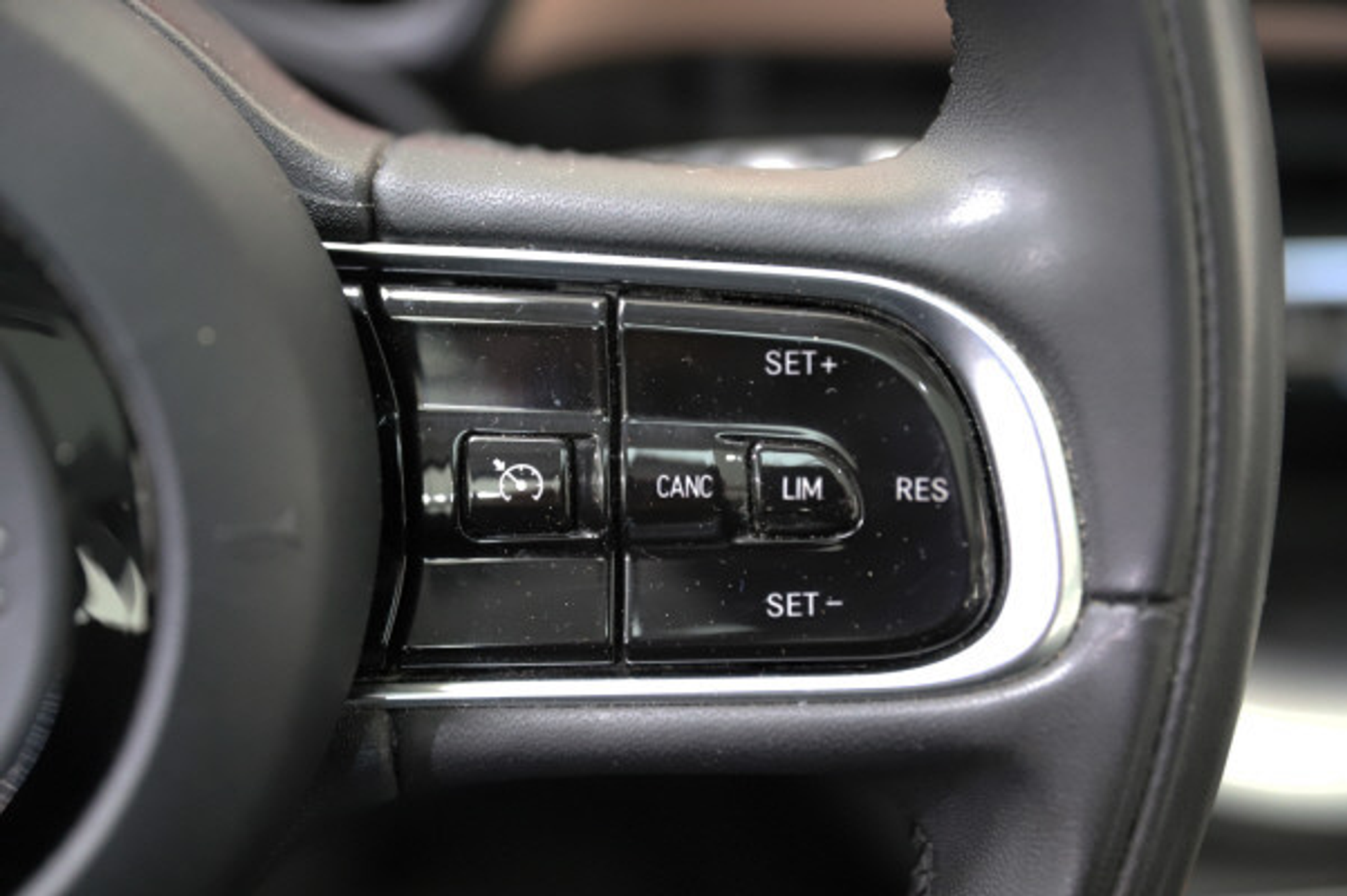 listing desktop thumbnail image 13