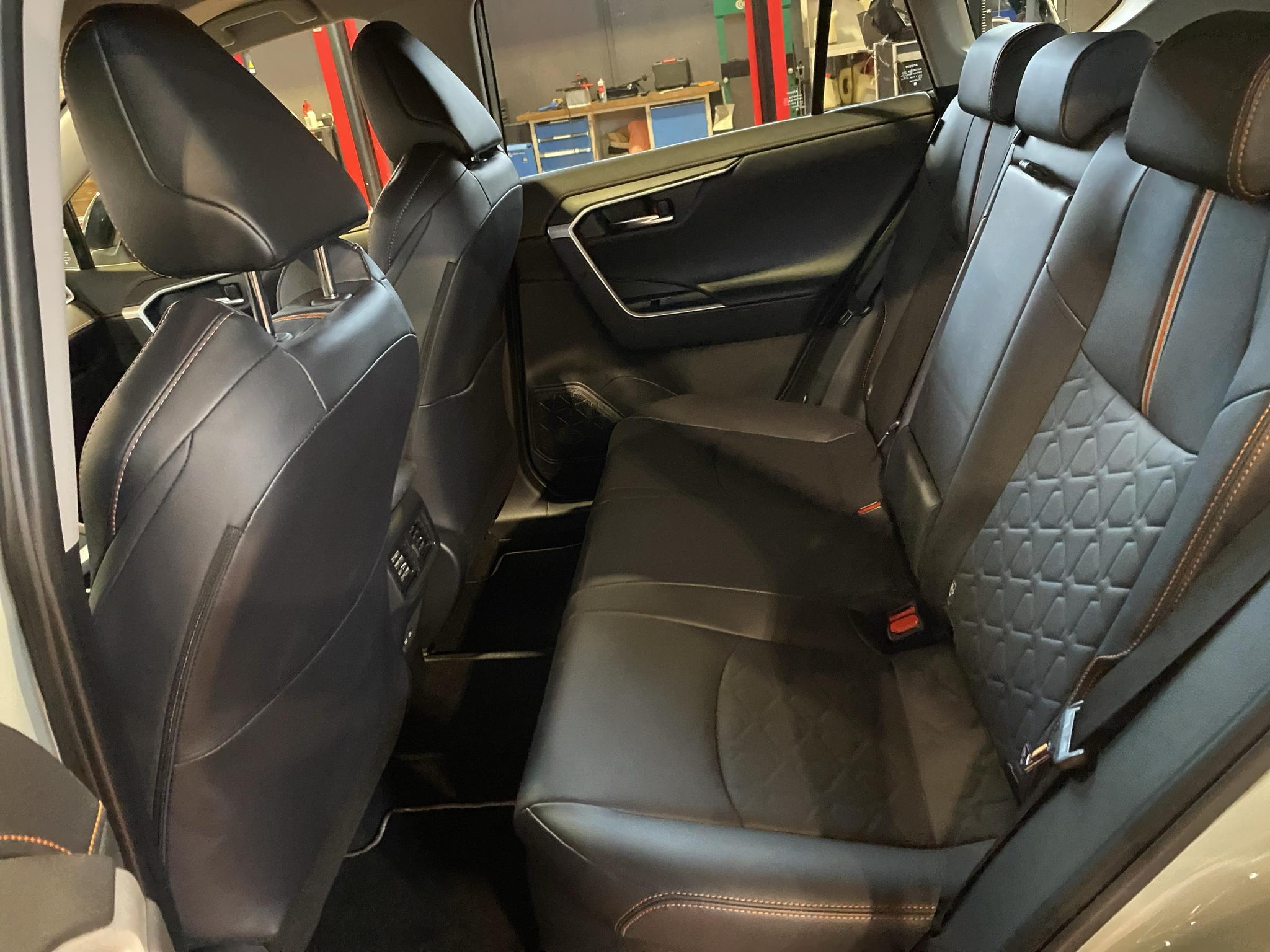 listing desktop thumbnail image 8