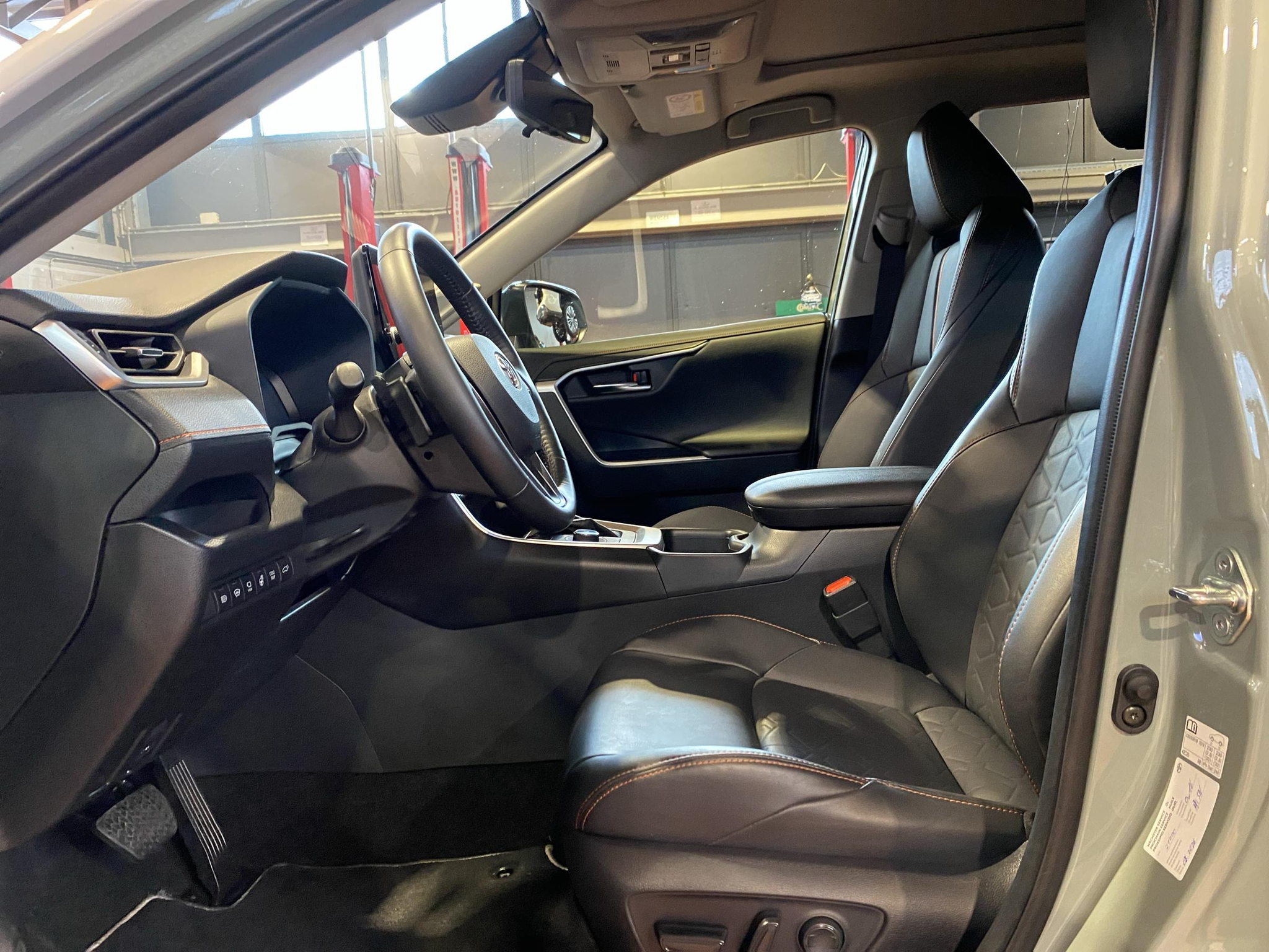 listing desktop thumbnail image 7