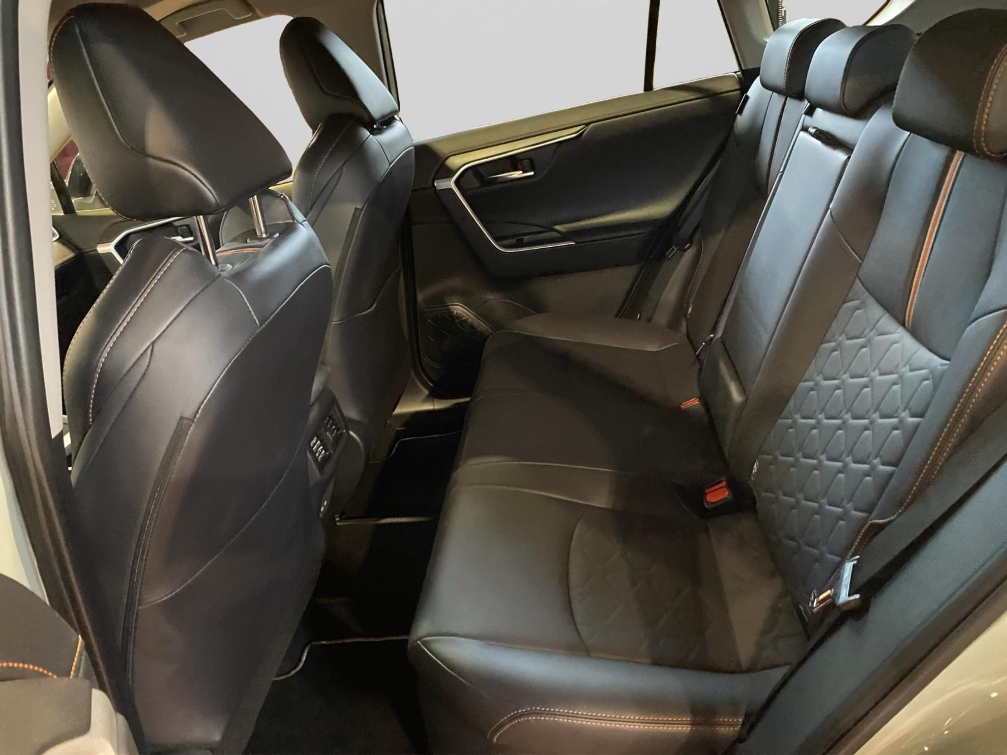 listing desktop thumbnail image 8