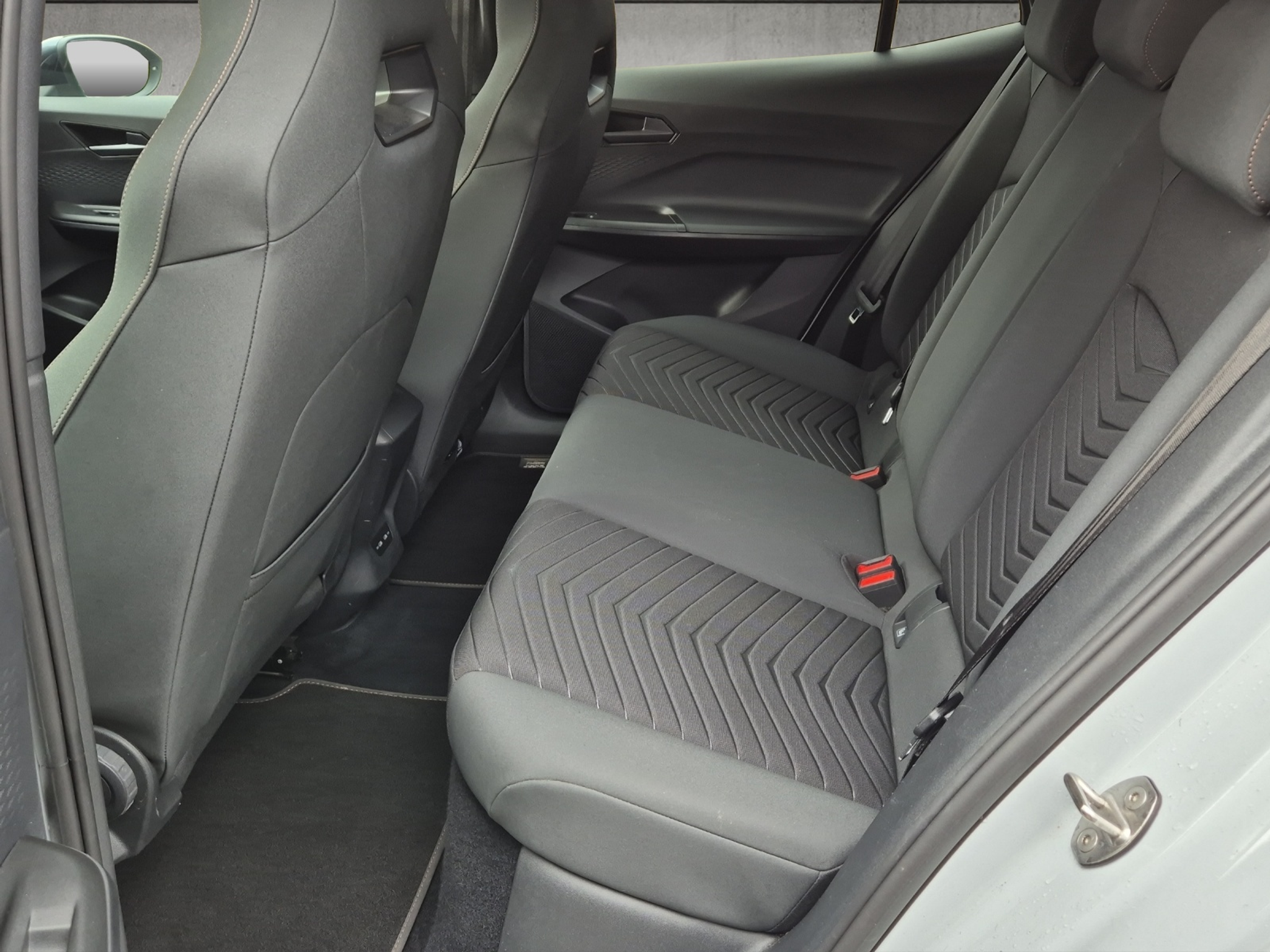 listing desktop thumbnail image 20