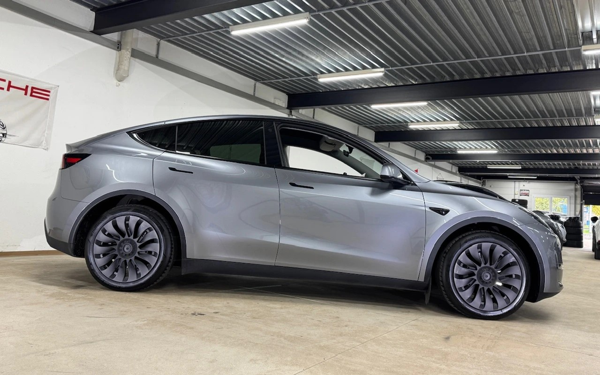 listing desktop thumbnail image 3