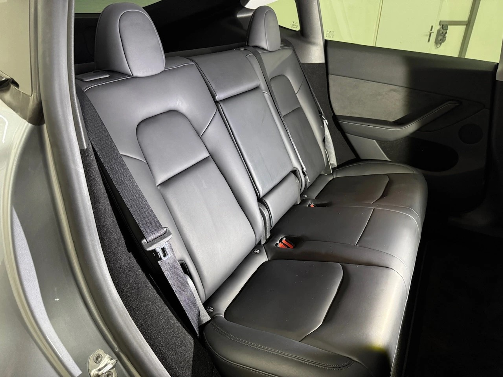 listing desktop thumbnail image 8