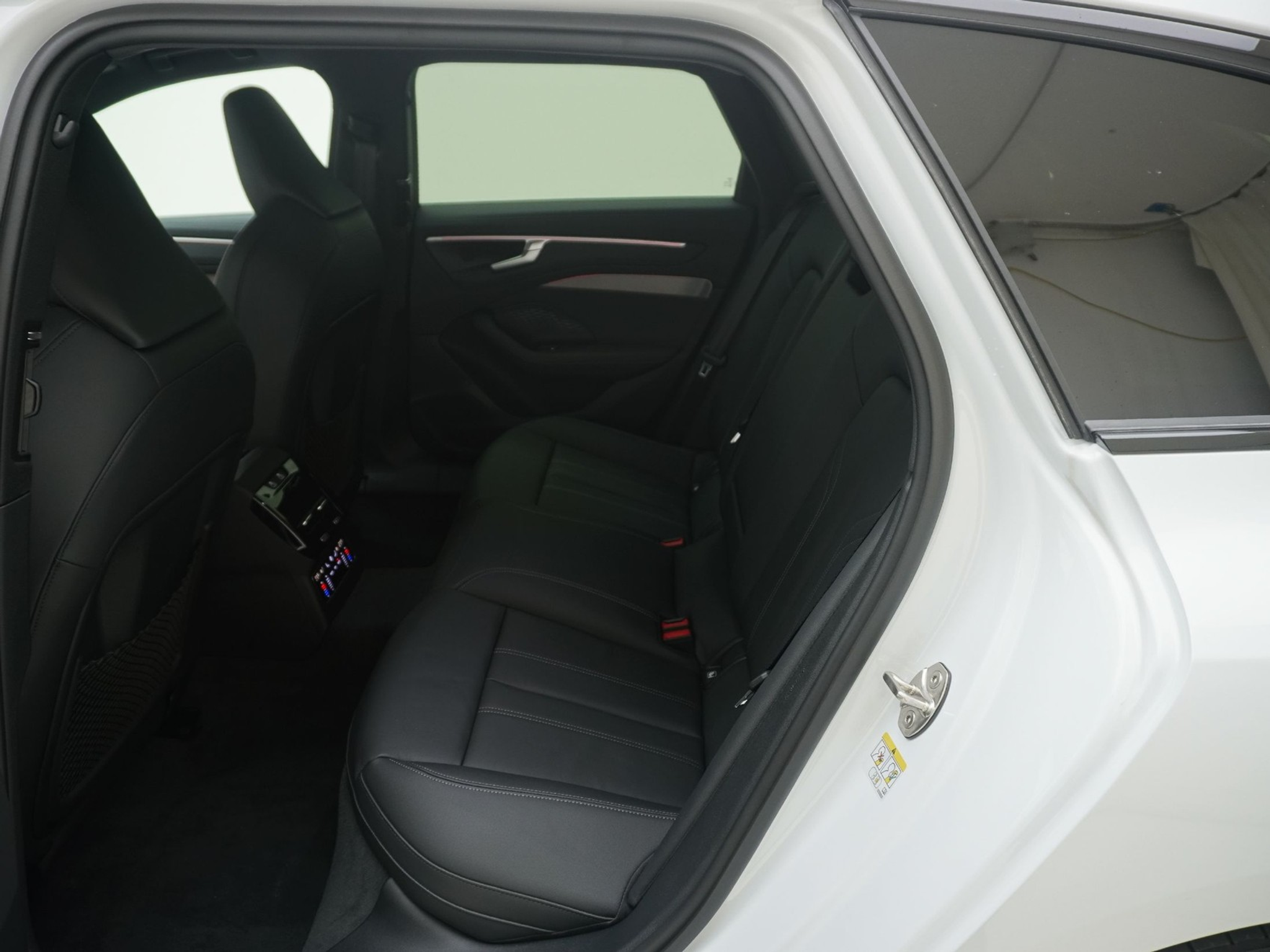 listing desktop thumbnail image 14