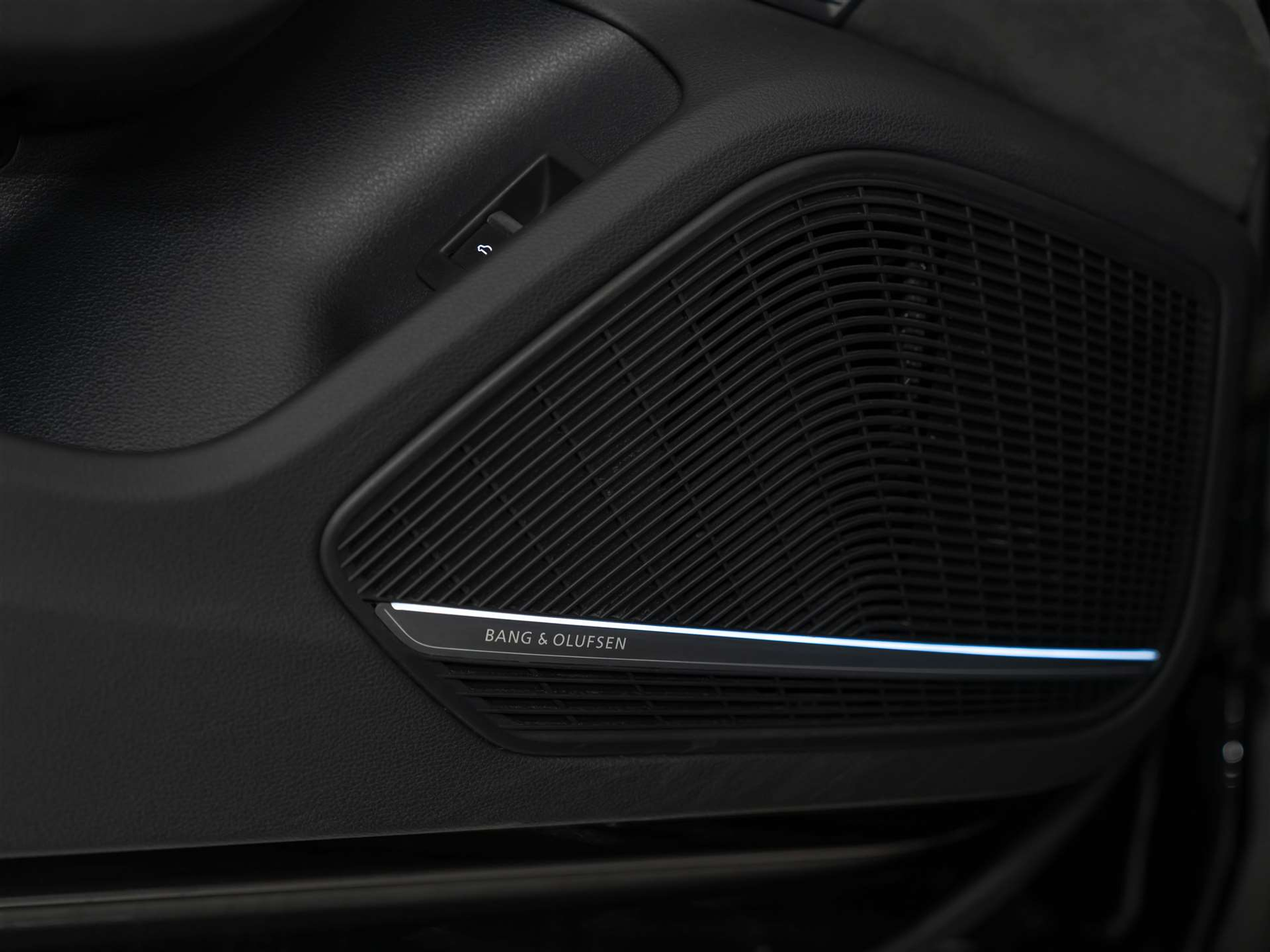 listing desktop thumbnail image 24