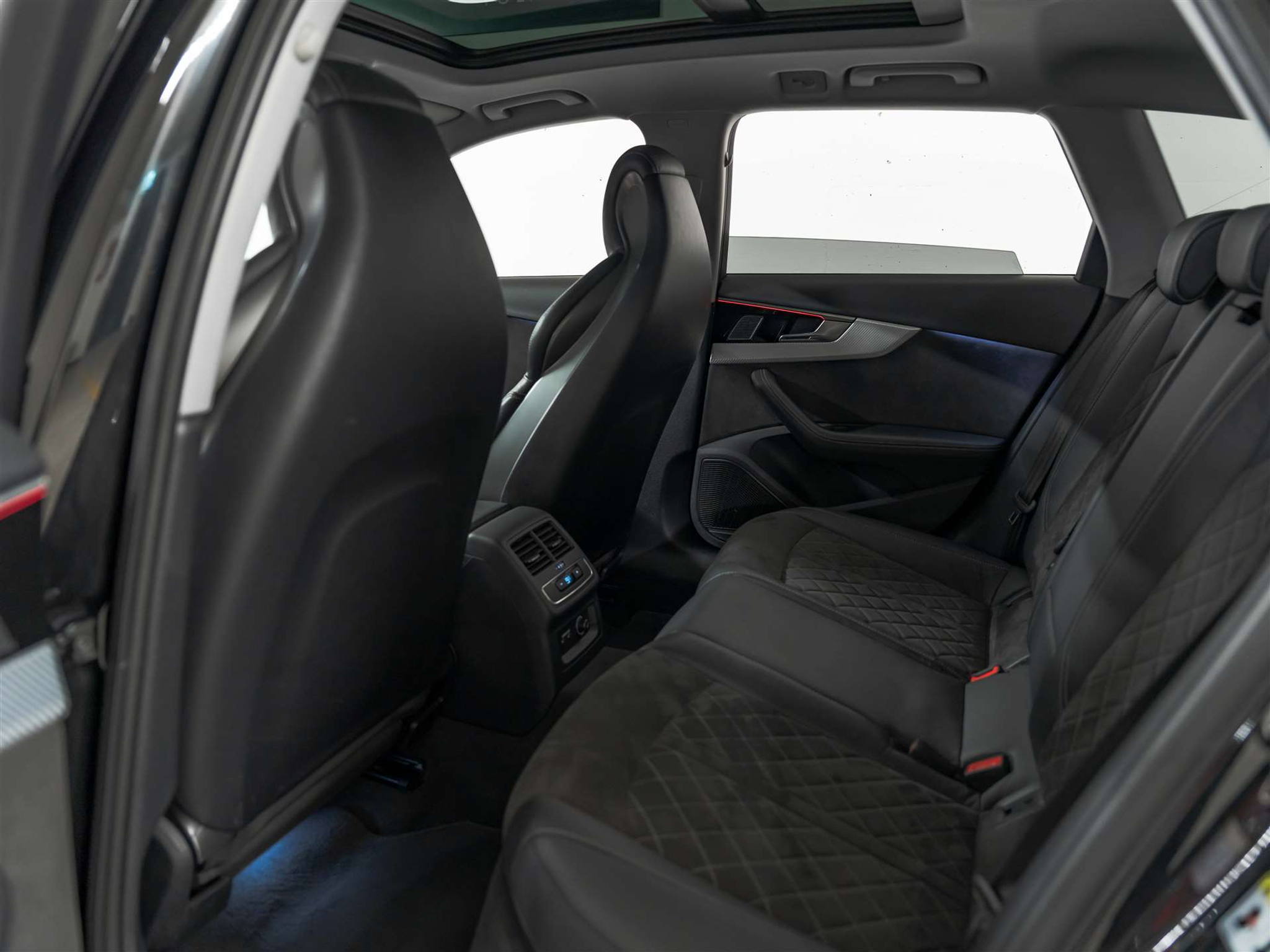 listing desktop thumbnail image 14