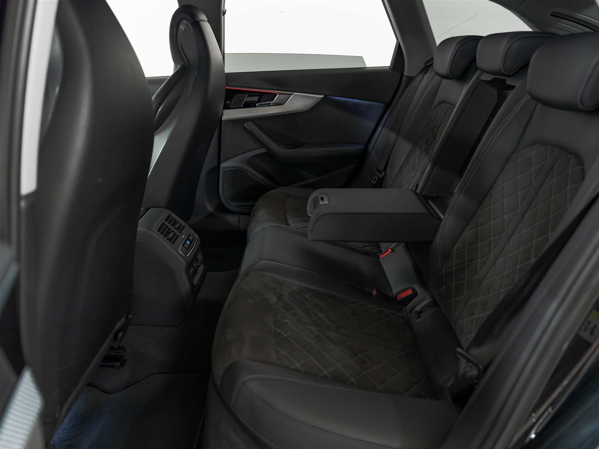 listing desktop thumbnail image 15