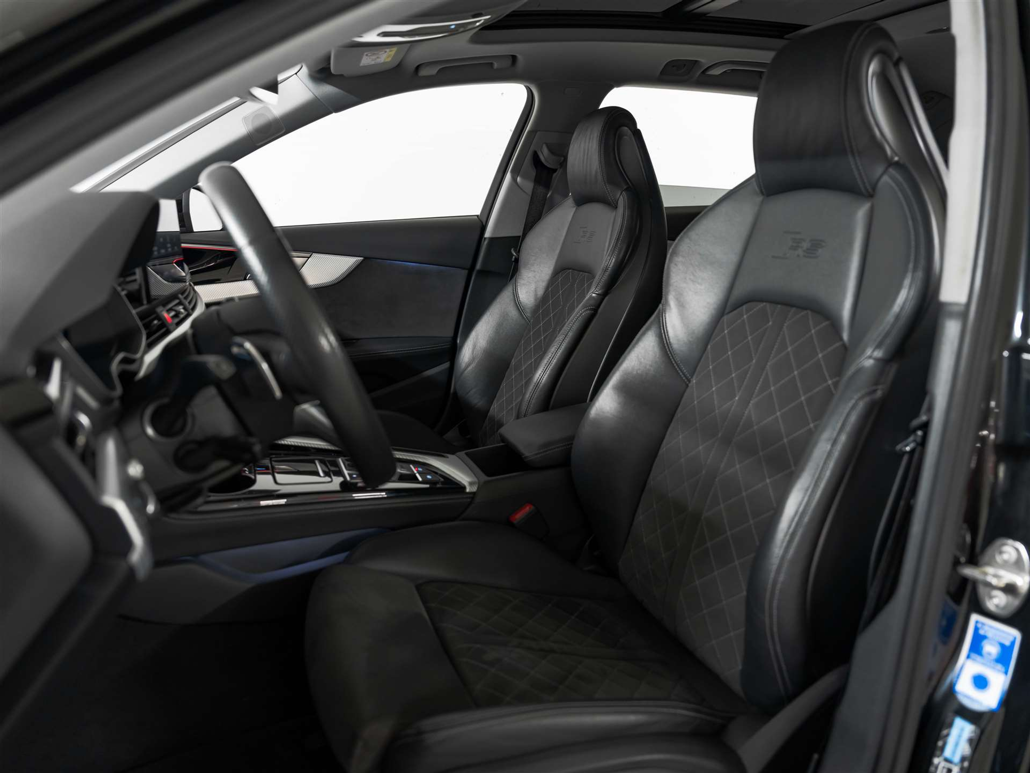 listing desktop thumbnail image 11