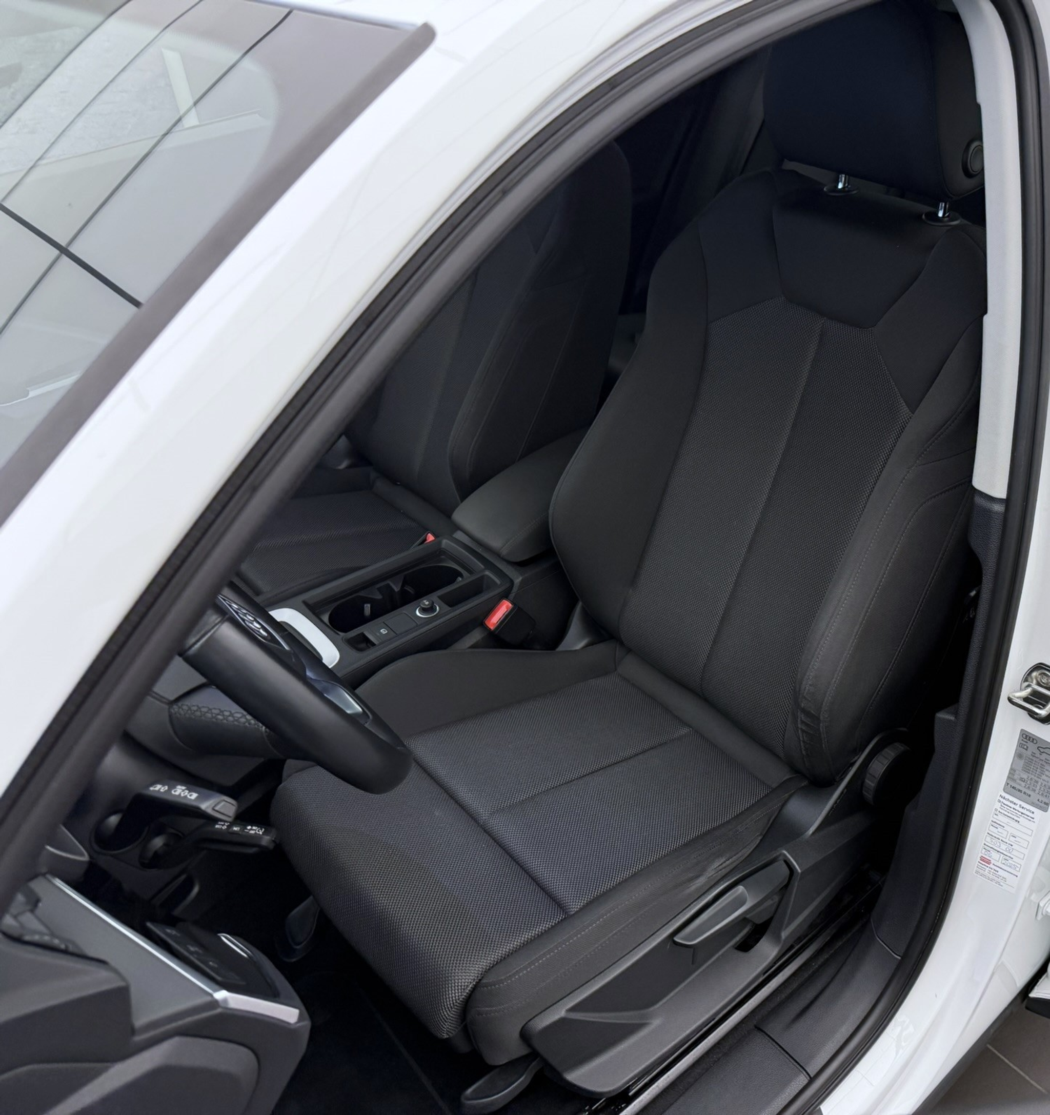 listing desktop thumbnail image 4