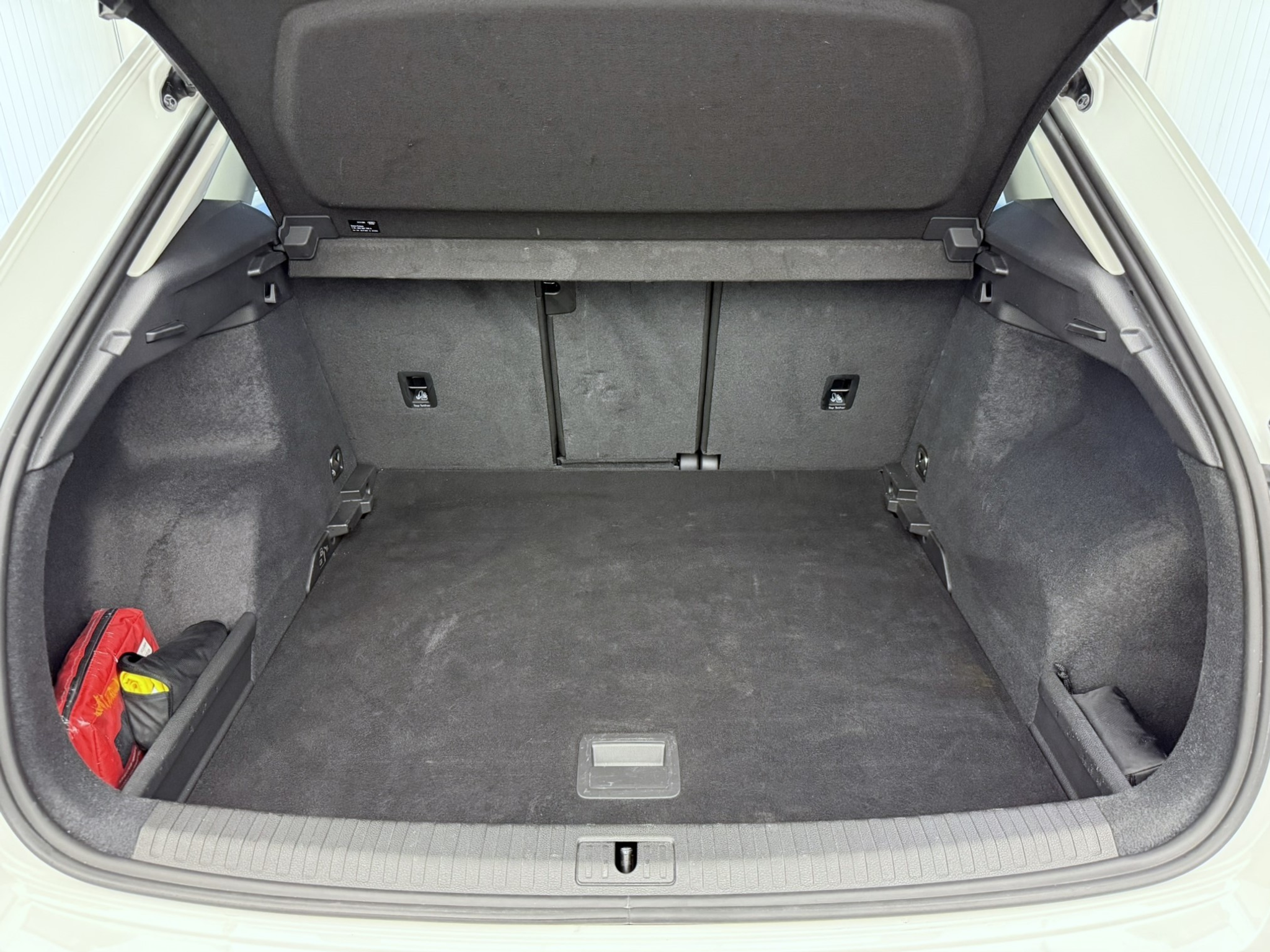 listing desktop thumbnail image 19