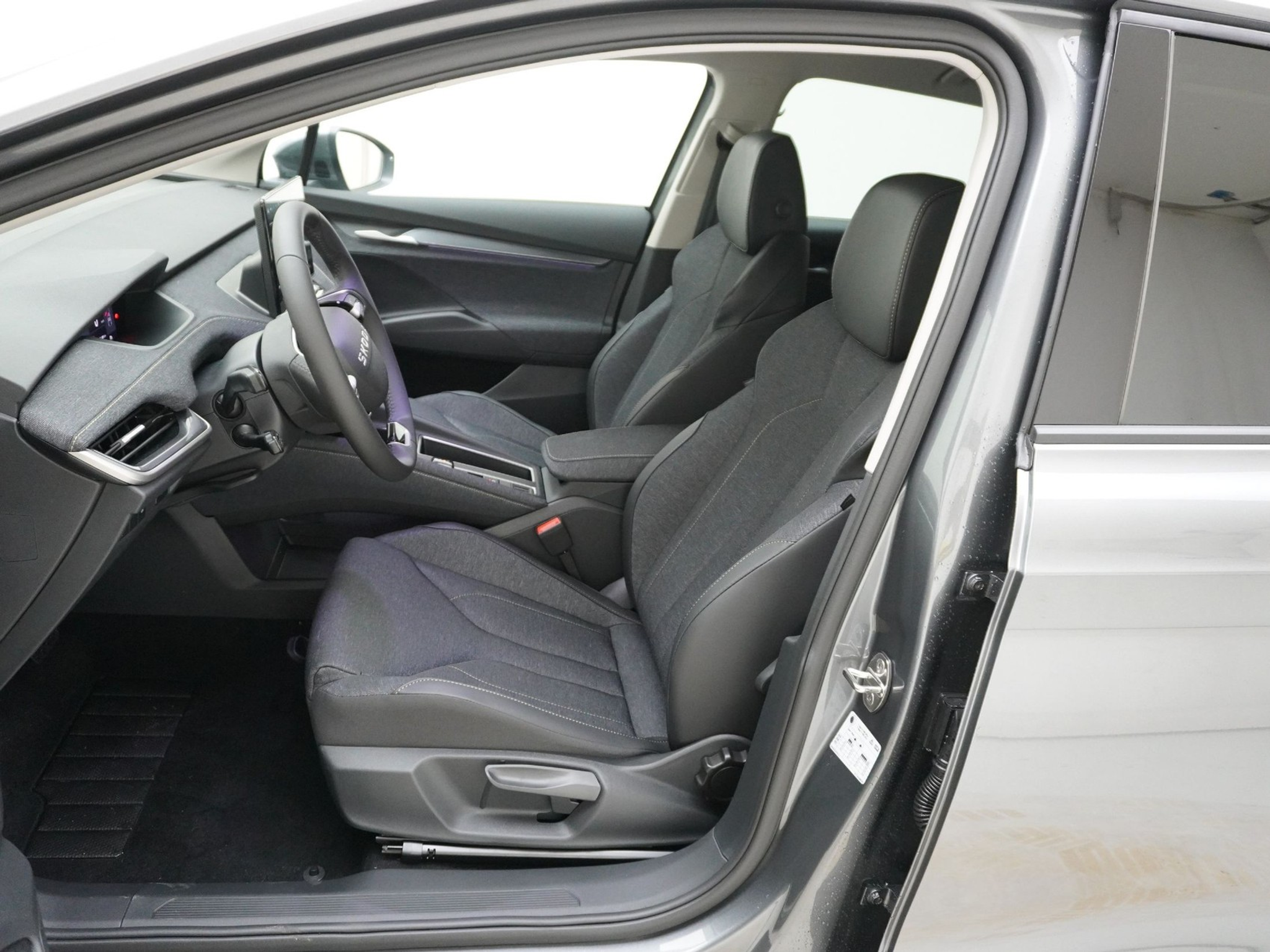 listing desktop thumbnail image 11