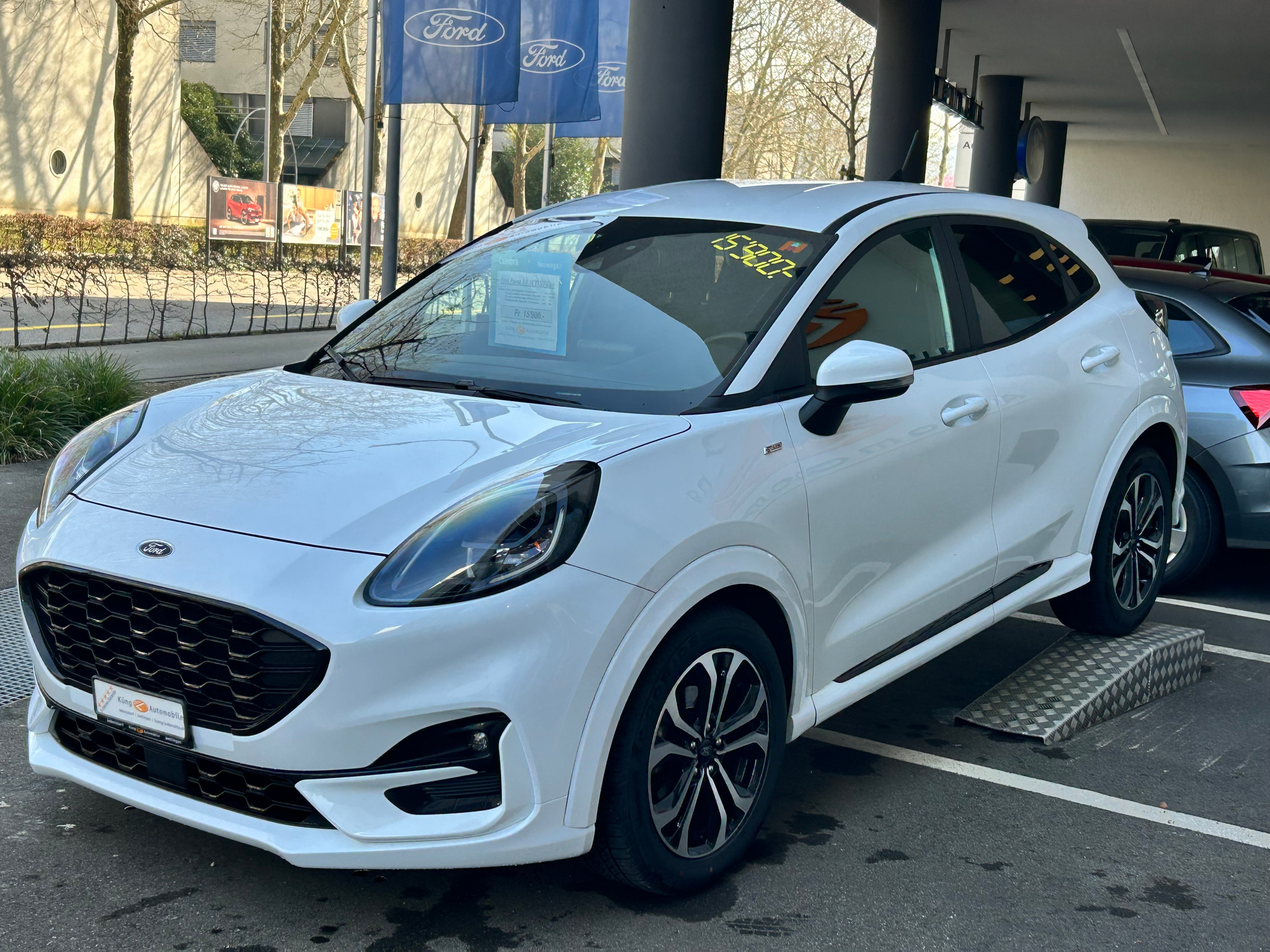 listing desktop thumbnail image 3