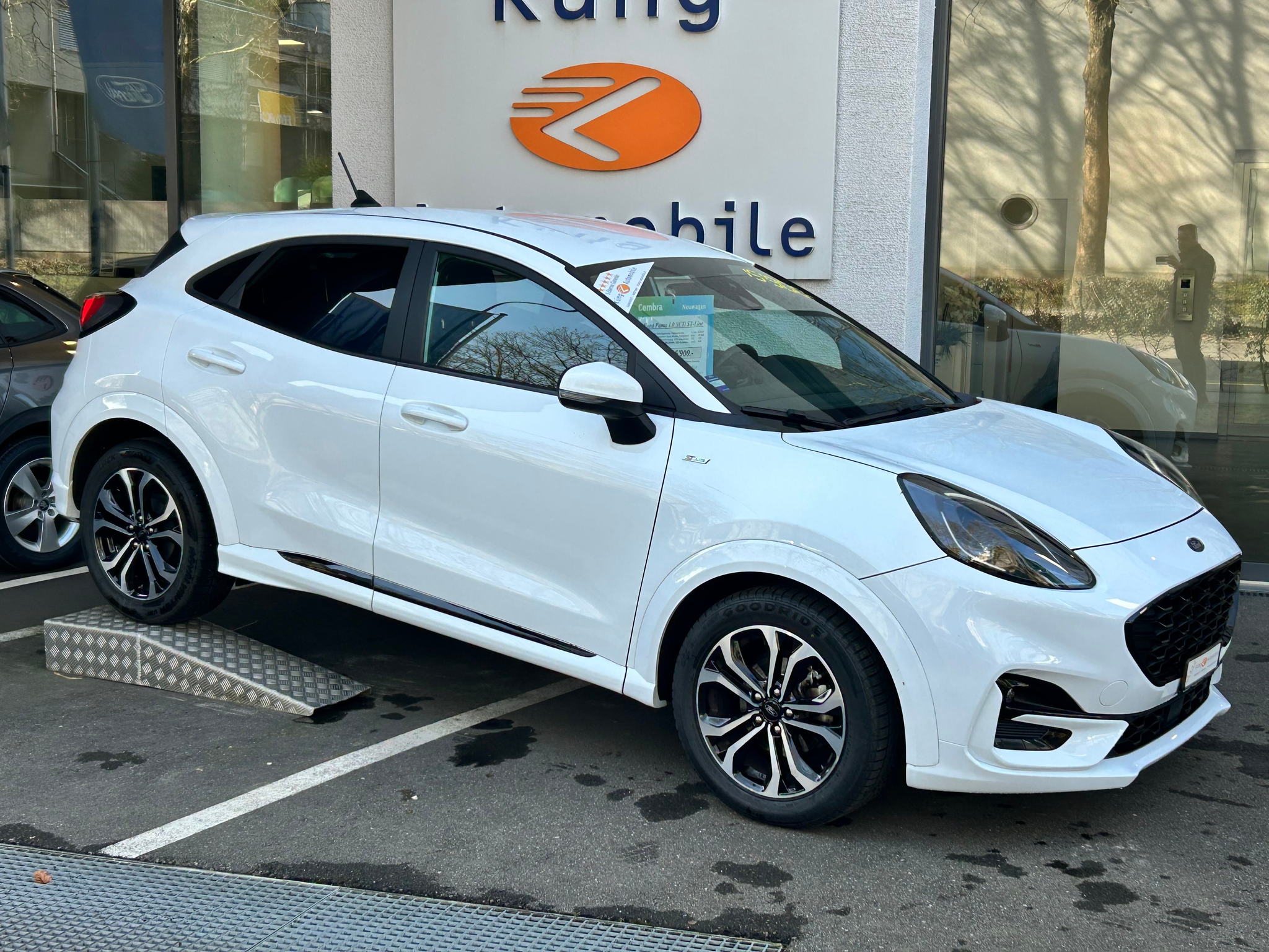 listing desktop thumbnail image 2