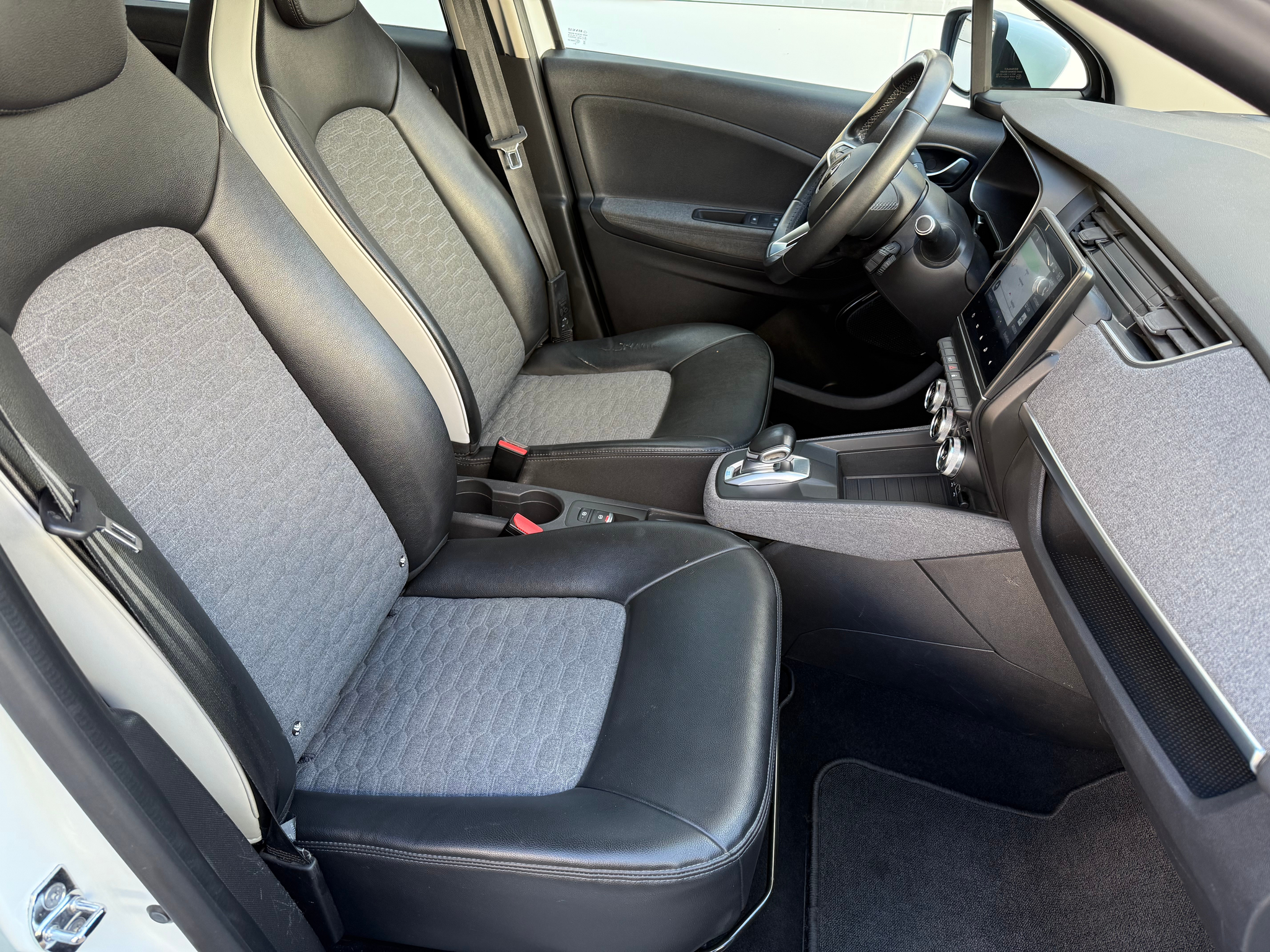 listing desktop thumbnail image 11