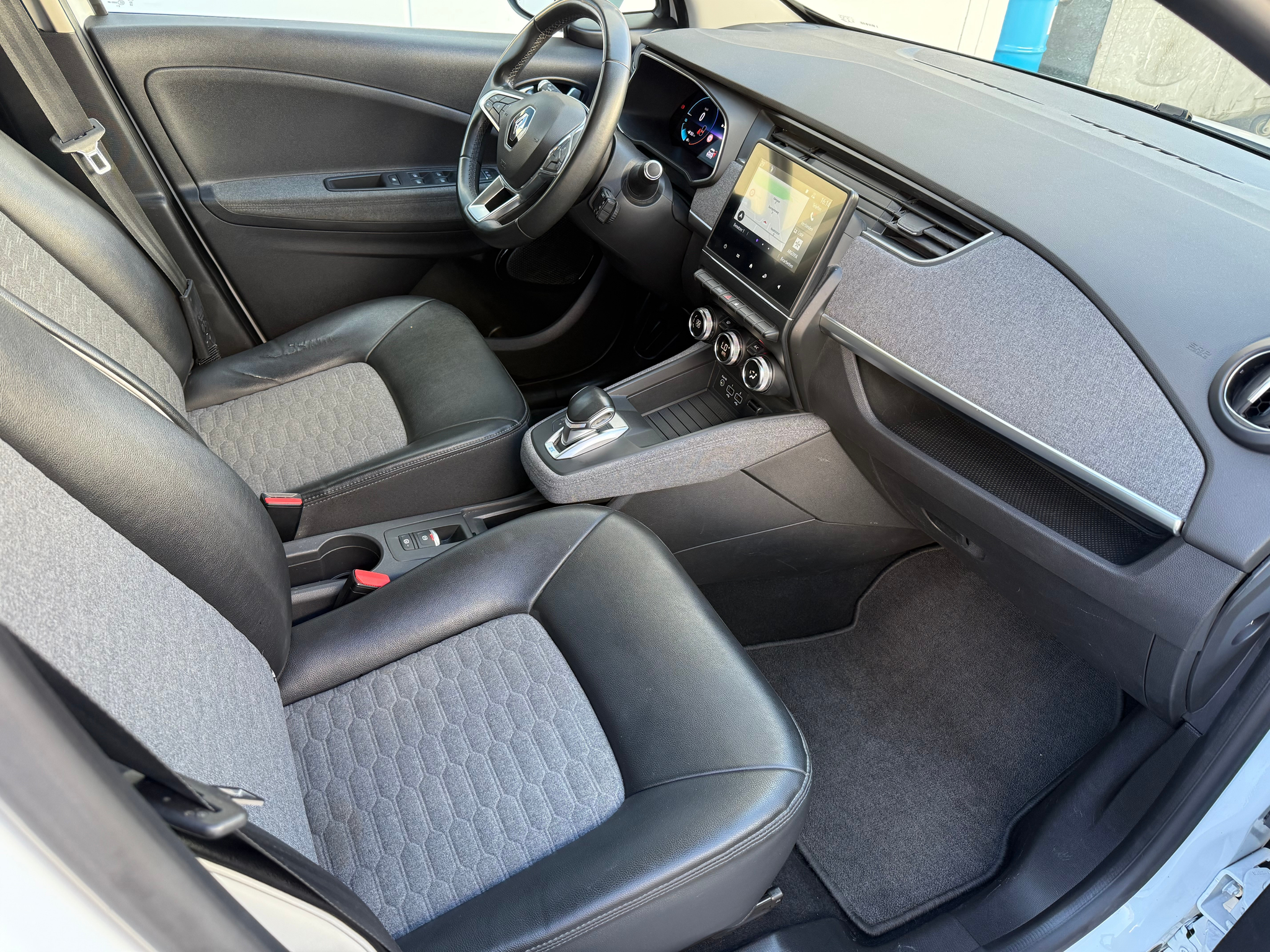 listing desktop thumbnail image 10