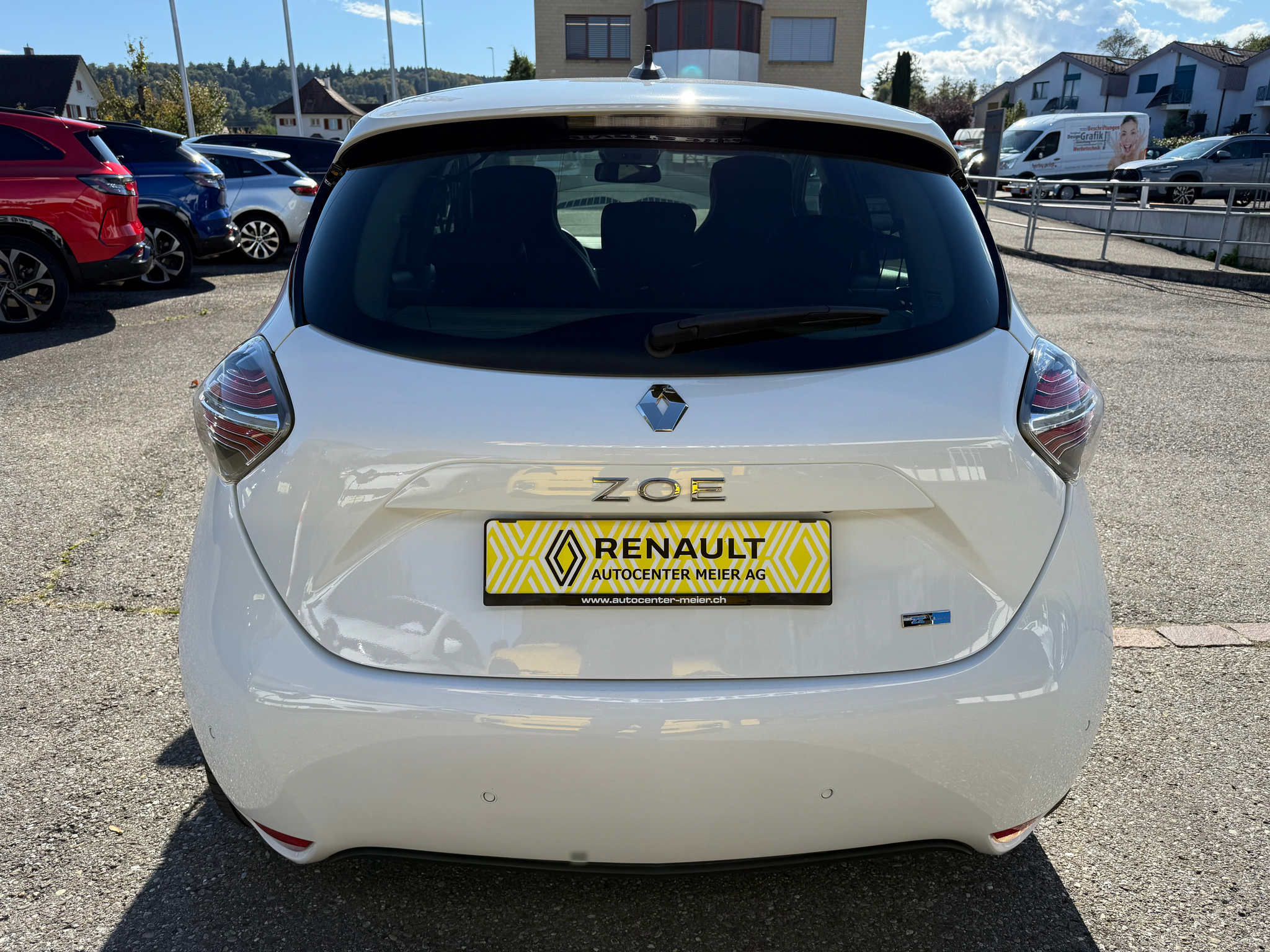 listing desktop thumbnail image 4