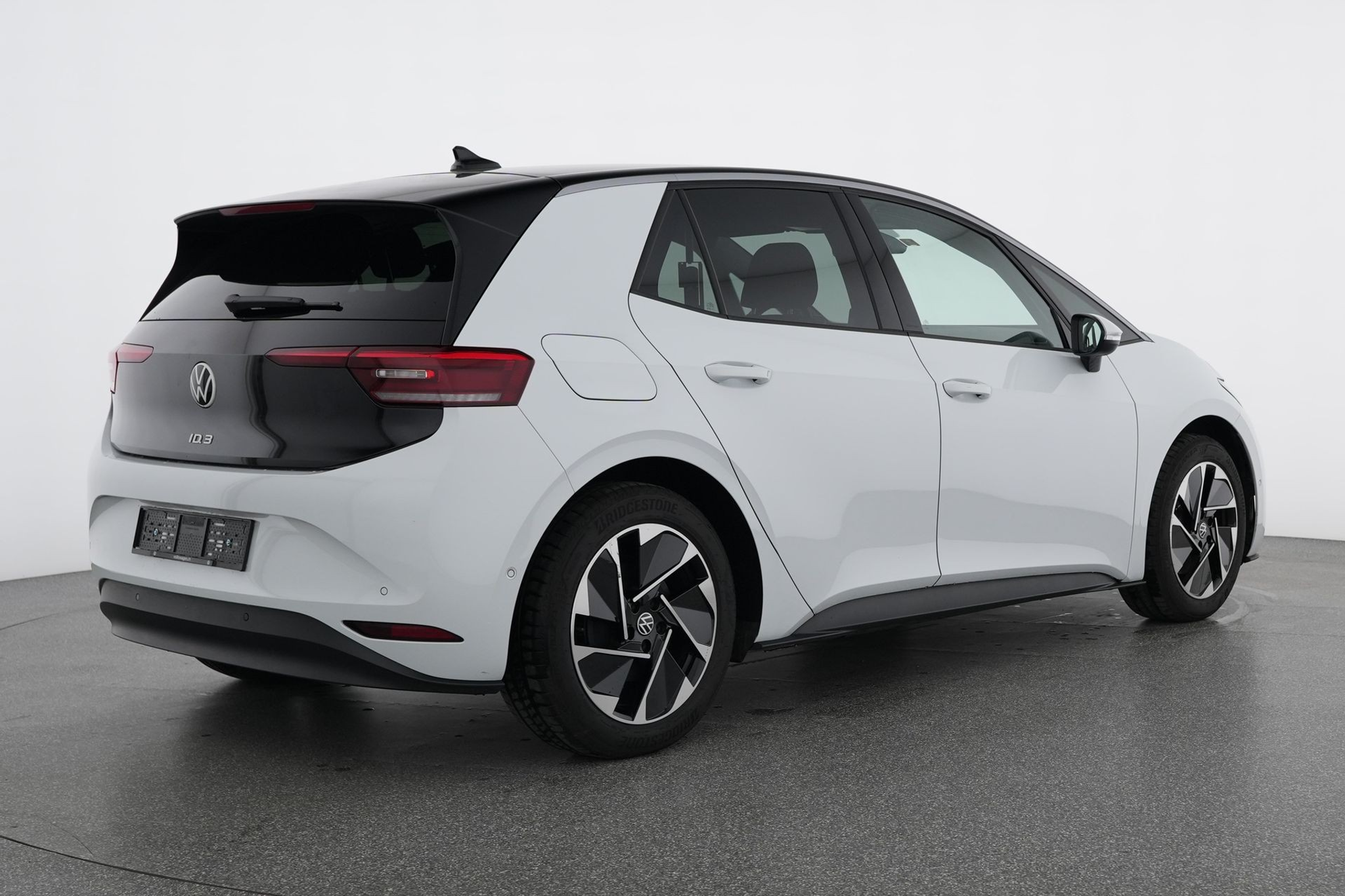 listing desktop thumbnail image 3