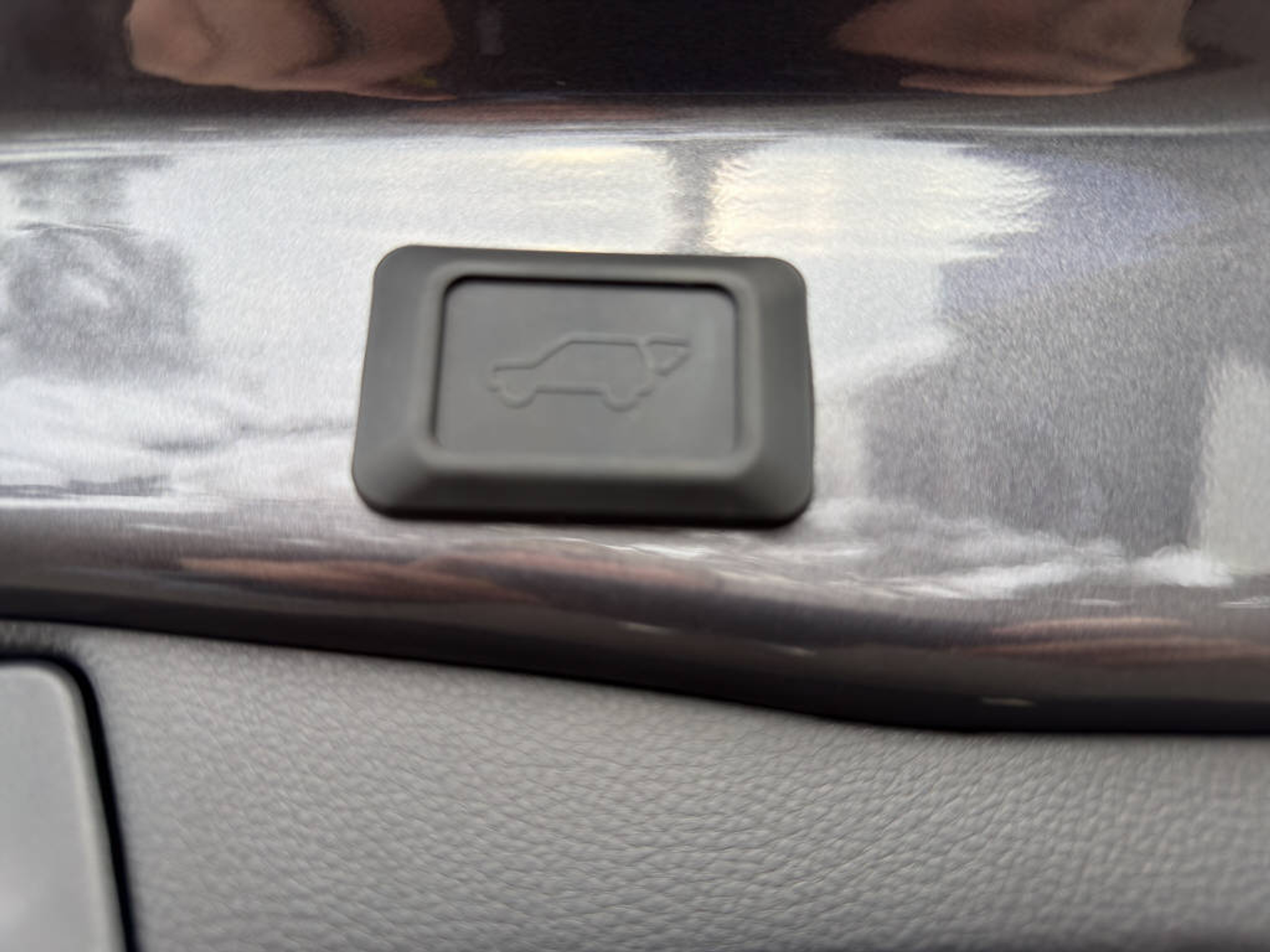 listing desktop thumbnail image 23