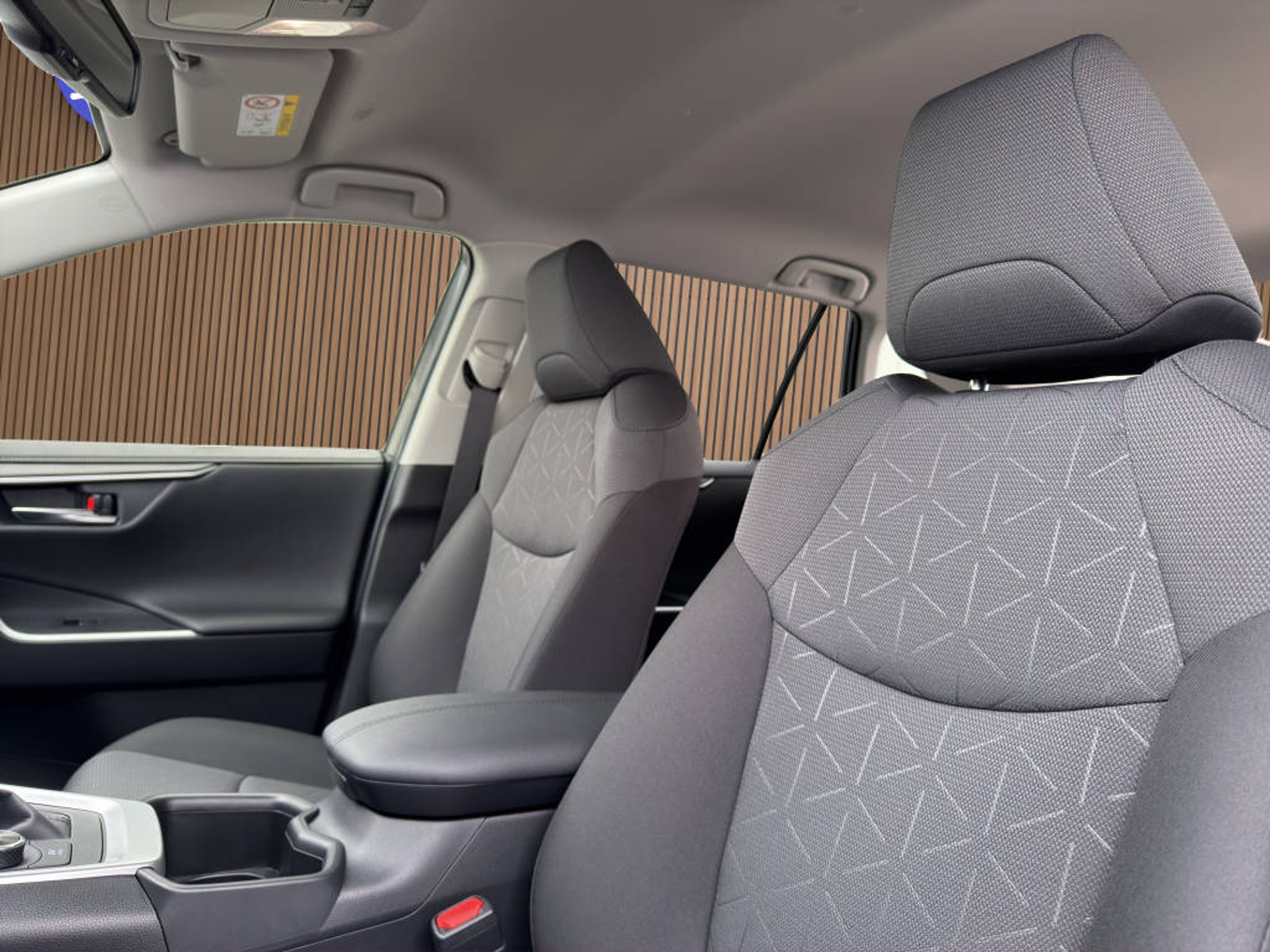 listing desktop thumbnail image 18