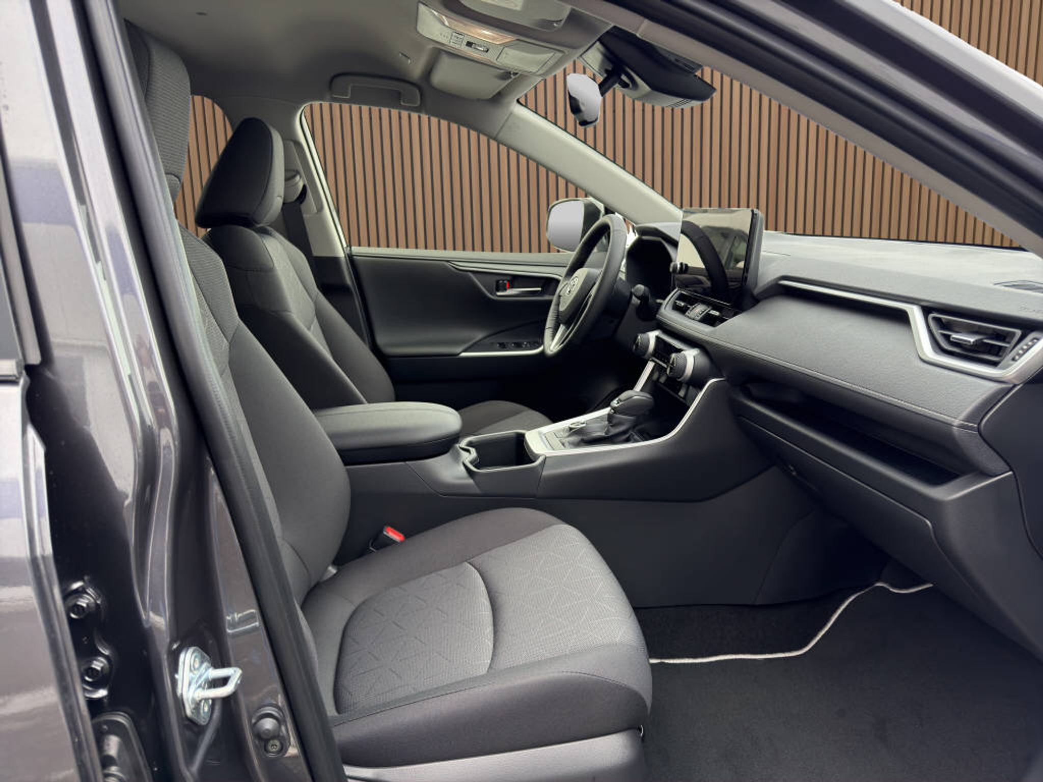 listing desktop thumbnail image 9