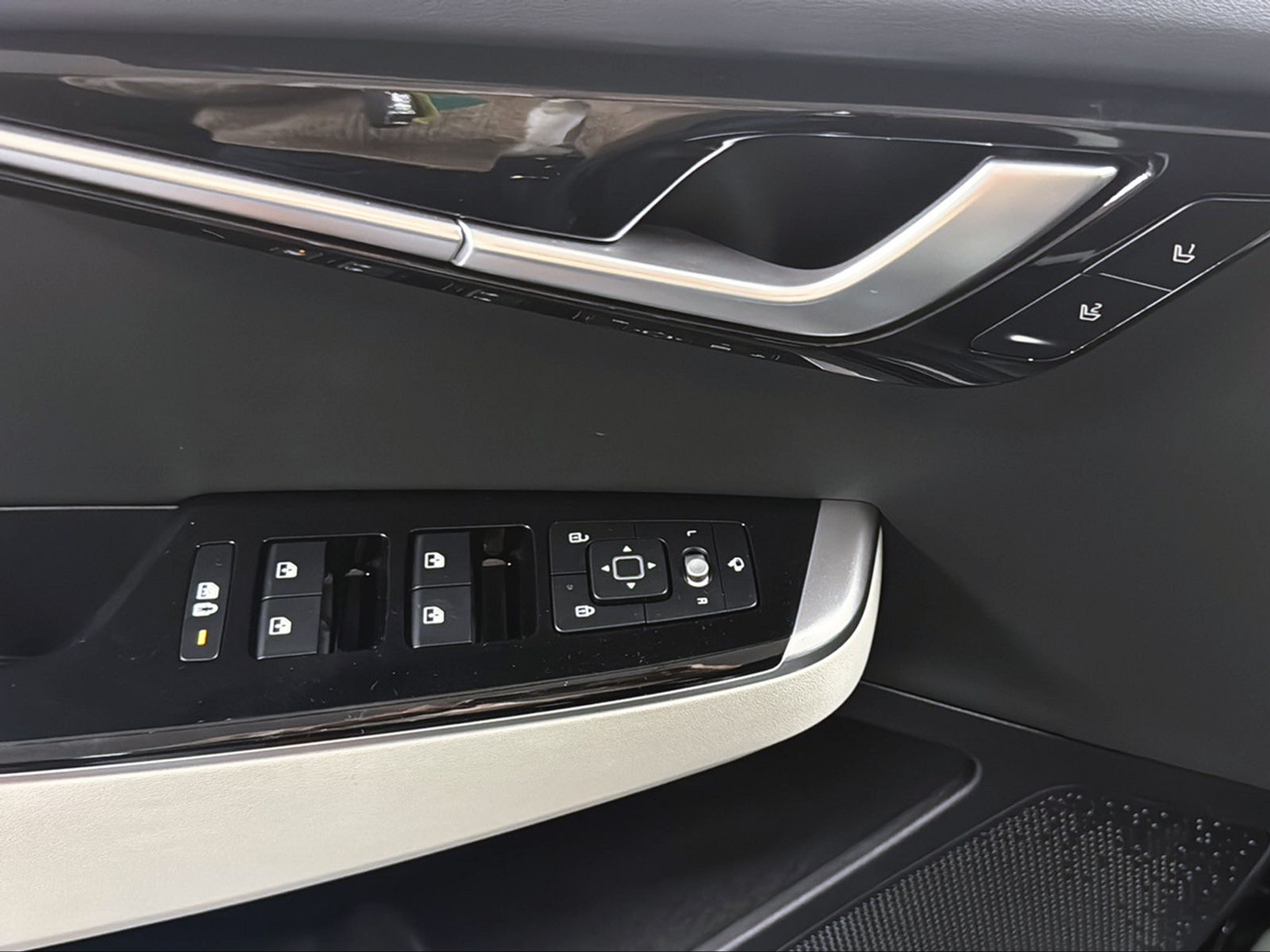 listing desktop thumbnail image 13