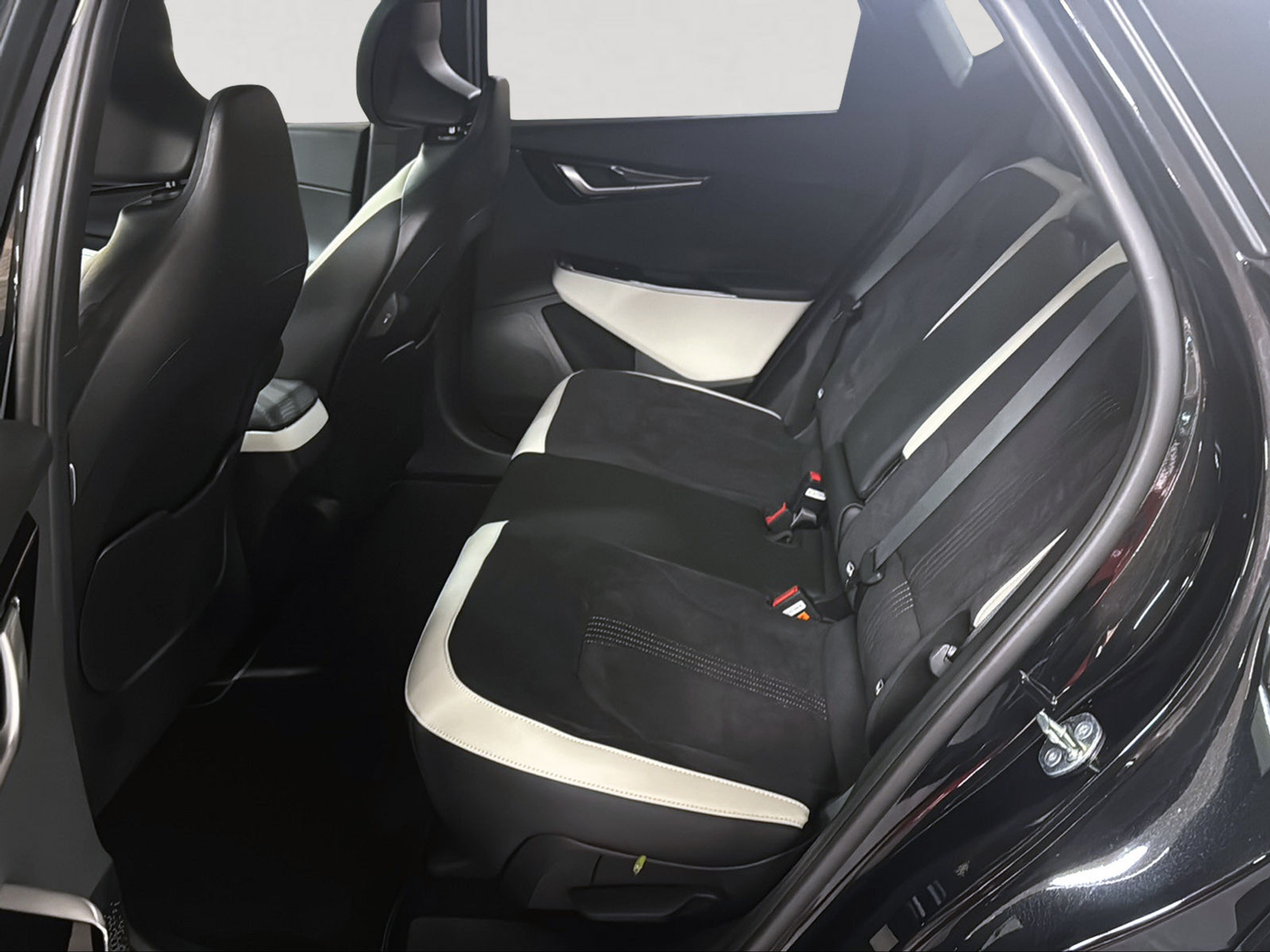 listing desktop thumbnail image 16